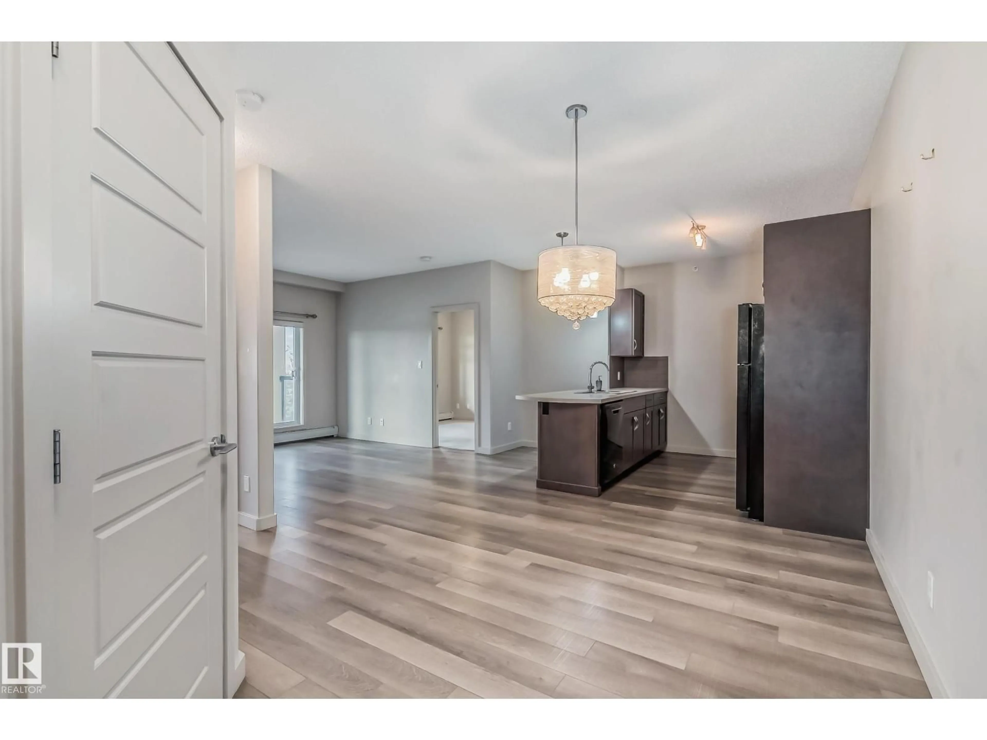 Indoor entryway for 457 7805 71 ST NW, Edmonton Alberta T6B3V6