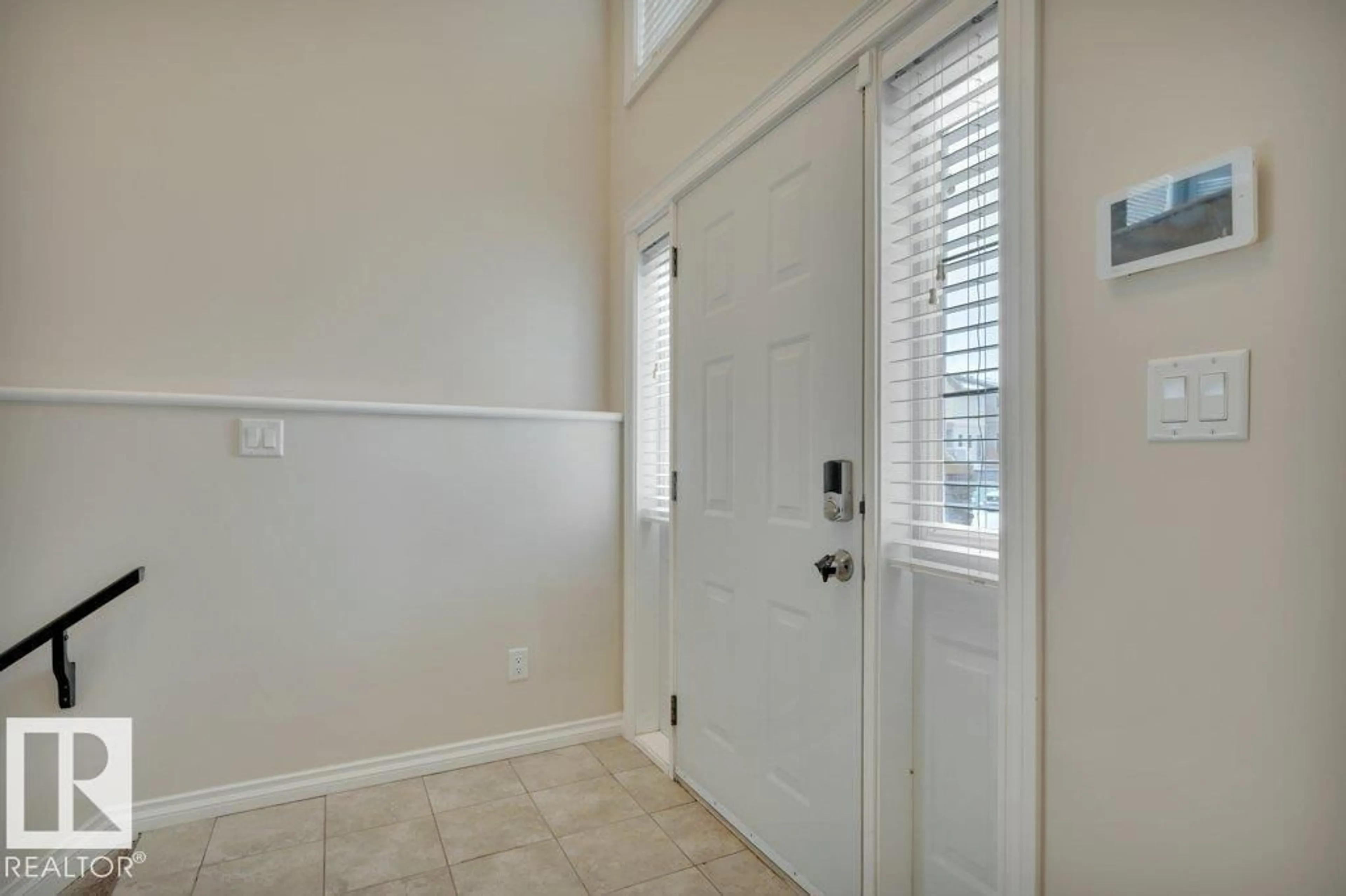 Indoor entryway for 6 KINGDOM PL, Leduc Alberta T9E8J7