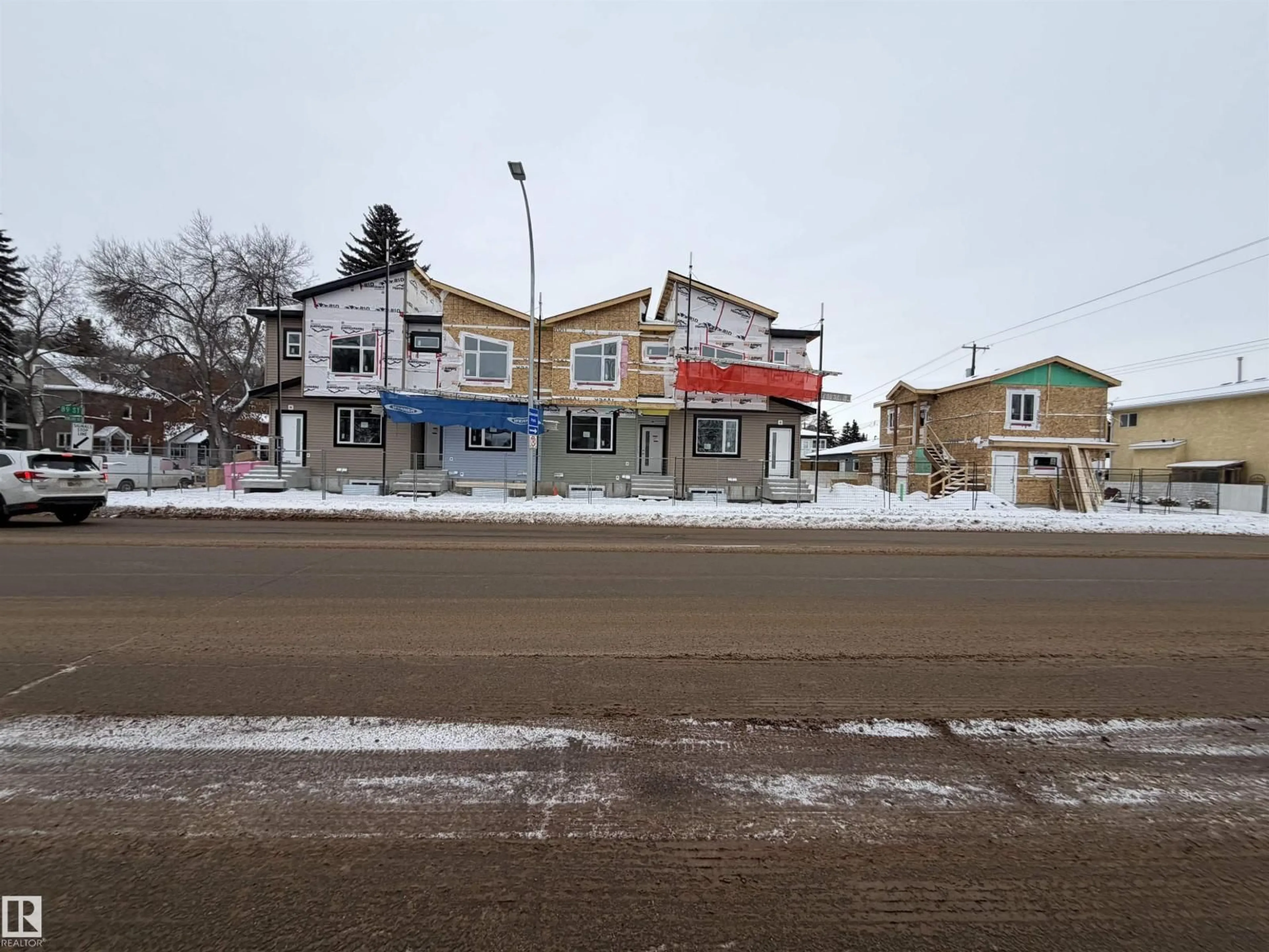 Blurry image for 8824 8826G - 8822 ROWLAND RD, Edmonton Alberta T5H1R2