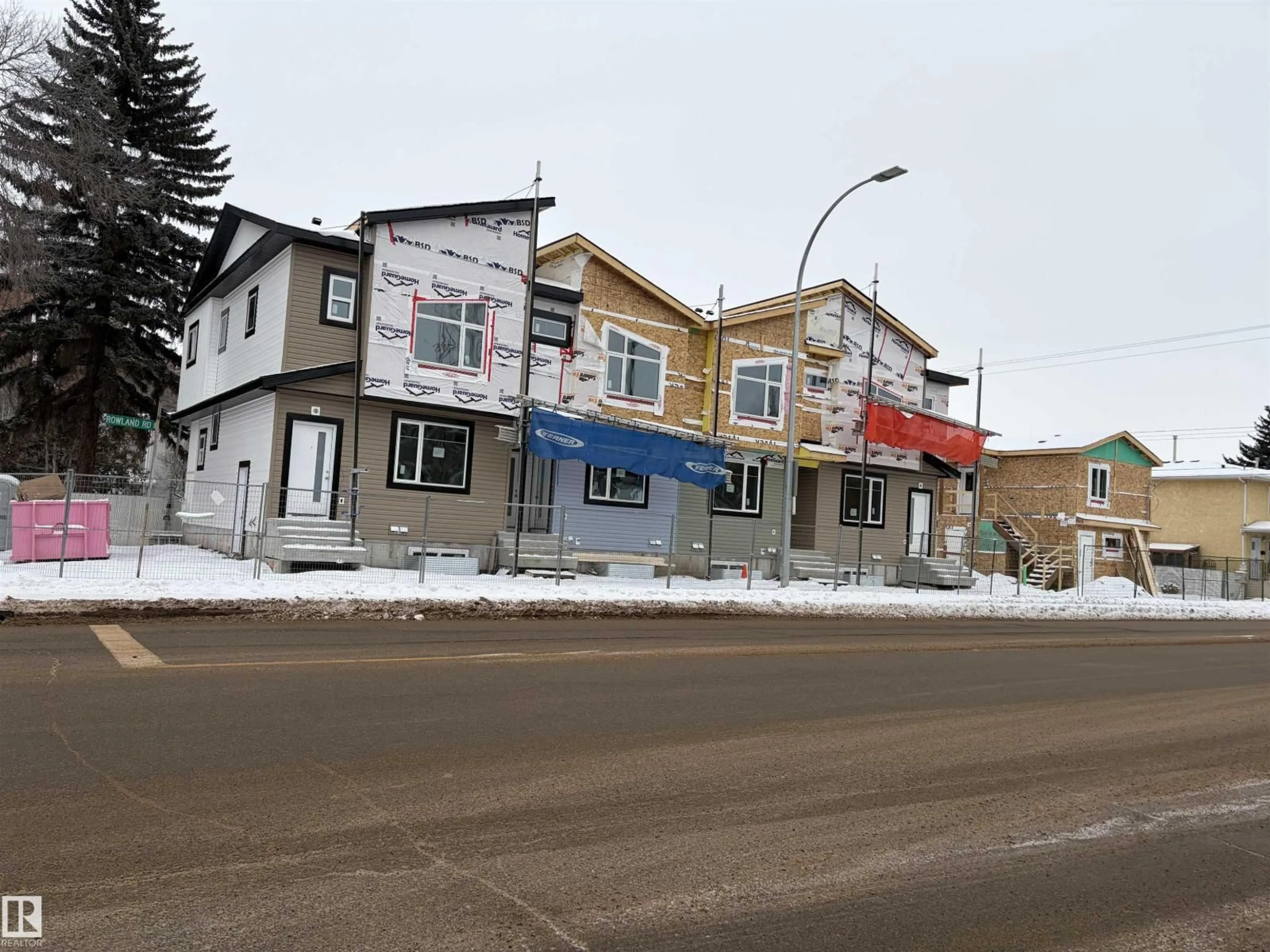 Blurry image for 8824 8826G - 8822 ROWLAND RD, Edmonton Alberta T5H1R2