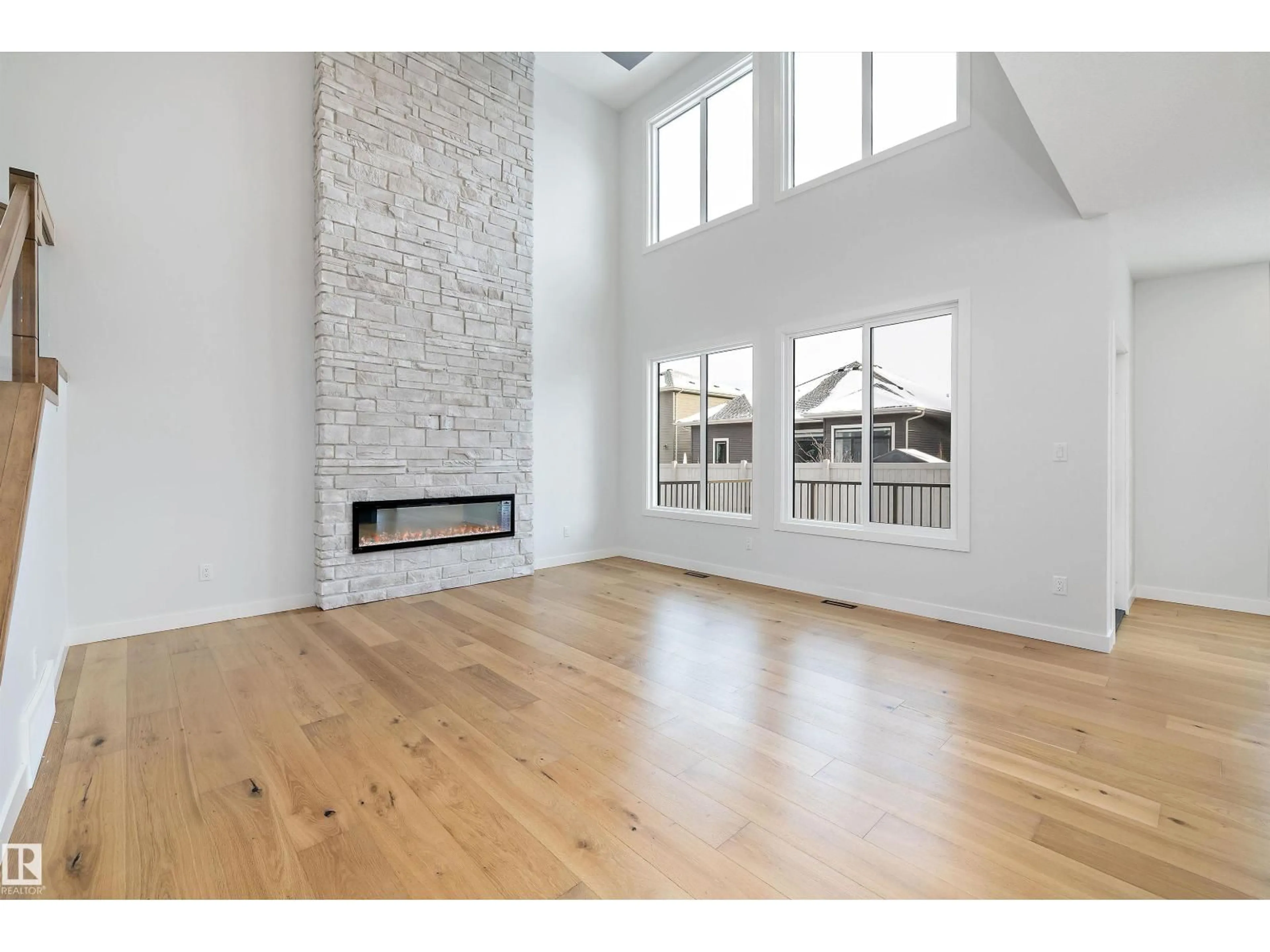 A pic of a room for 6872 KNOX LO SW, Edmonton Alberta T6W4R4