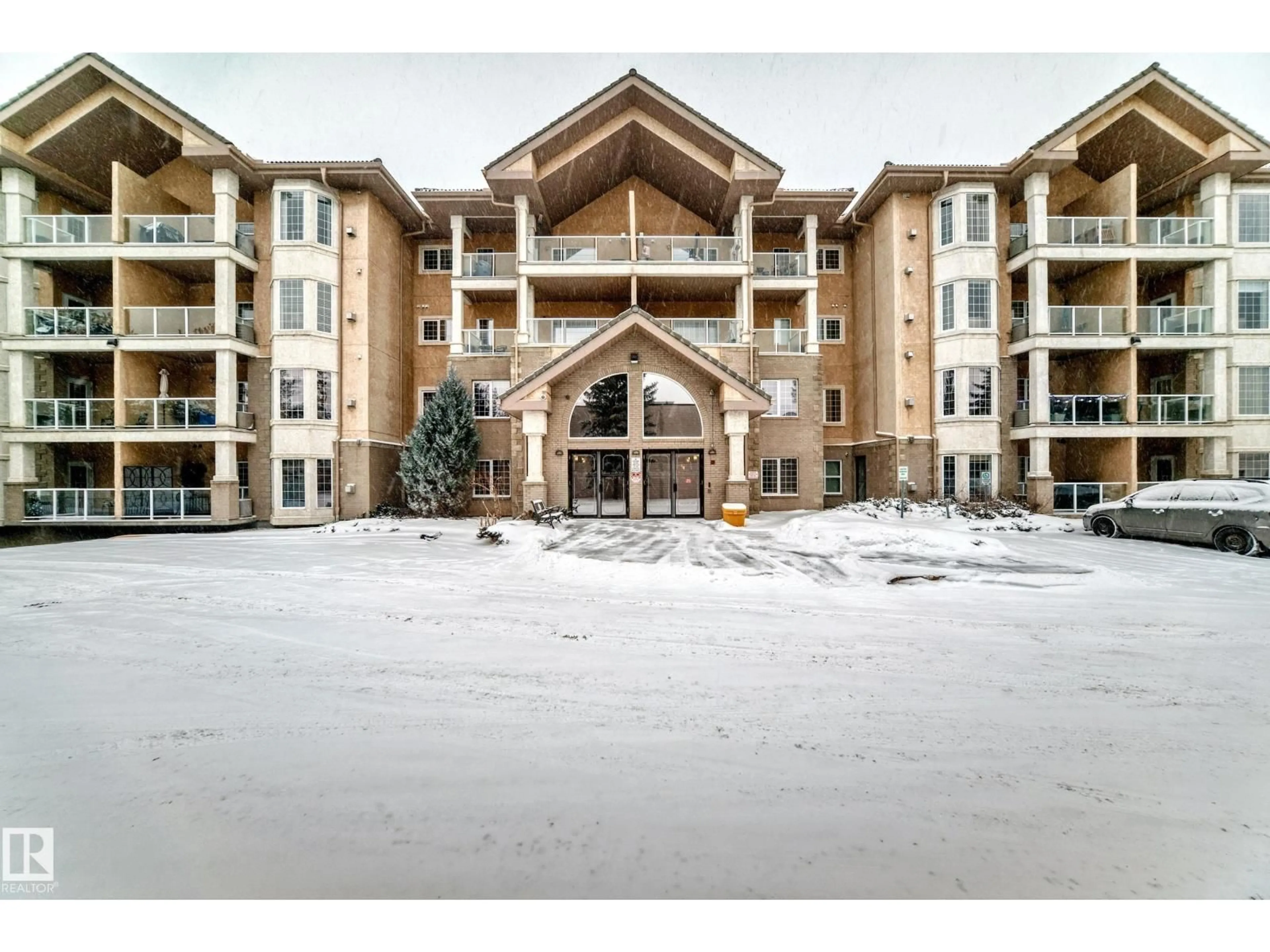 Indoor foyer for #301 - 11260 153 AV, Edmonton Alberta T5X6E7
