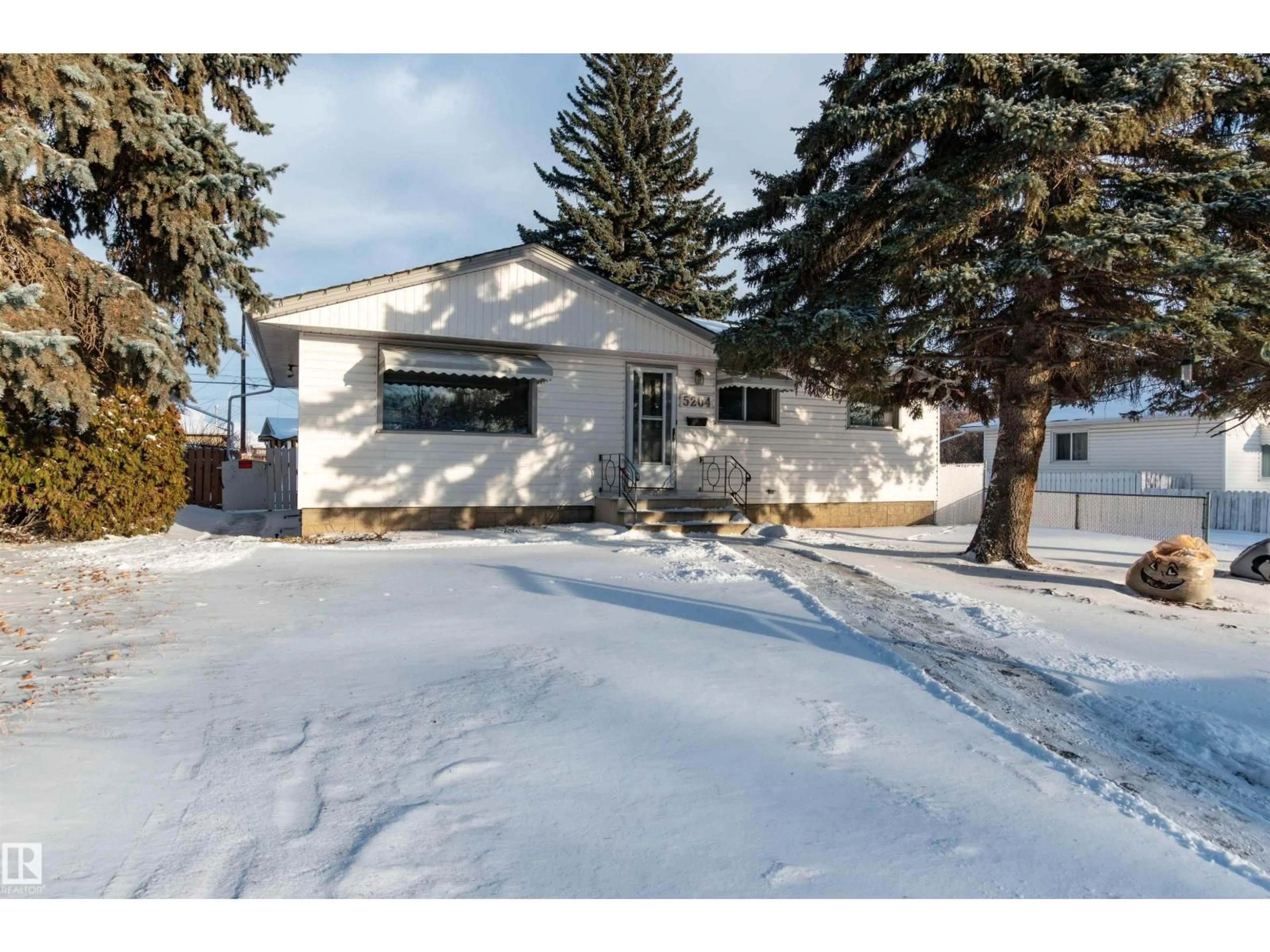 Unknown for 5204 97A AV, Edmonton Alberta T6B1E1