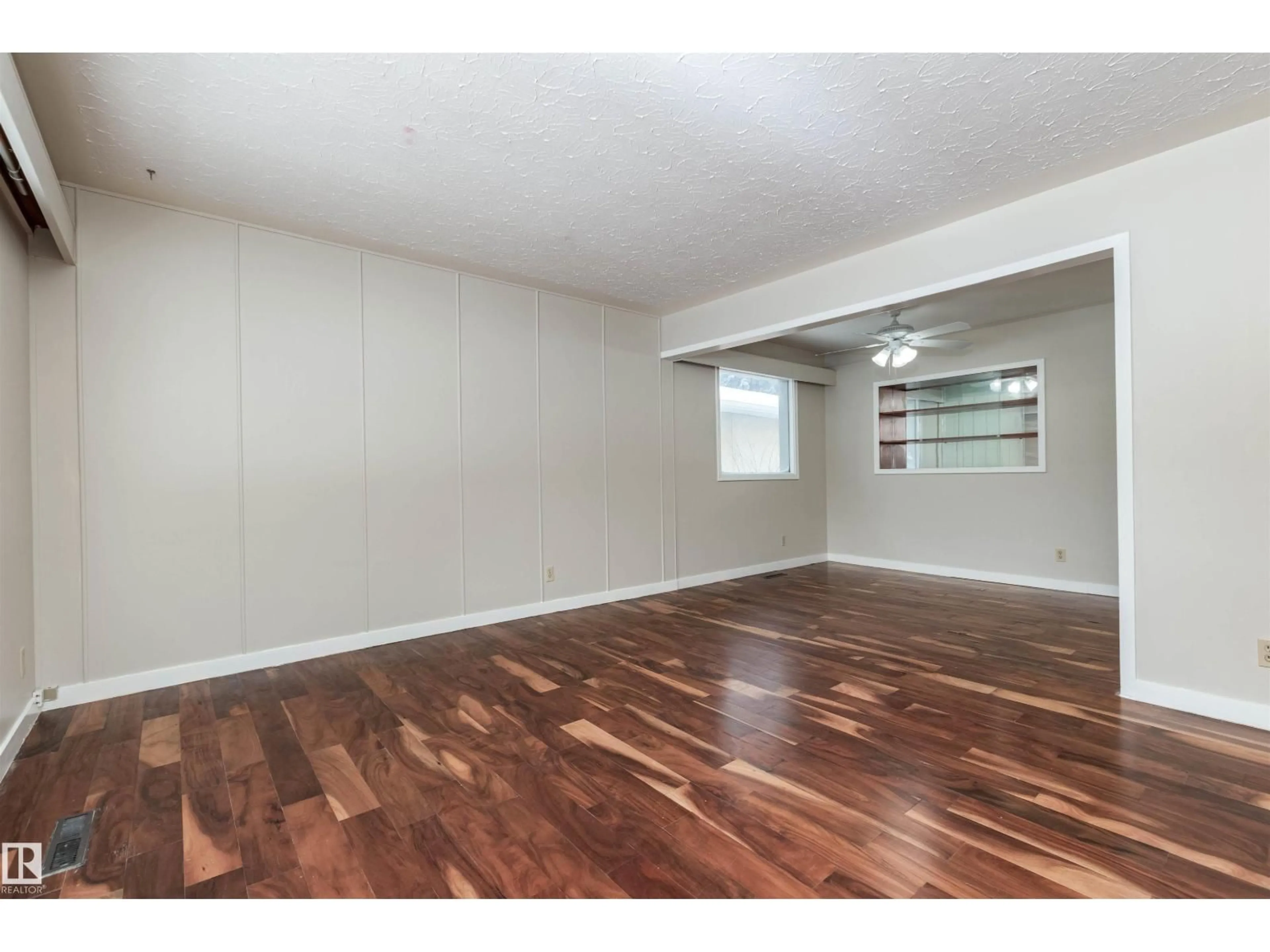 A pic of a room for 5204 97A AV, Edmonton Alberta T6B1E1