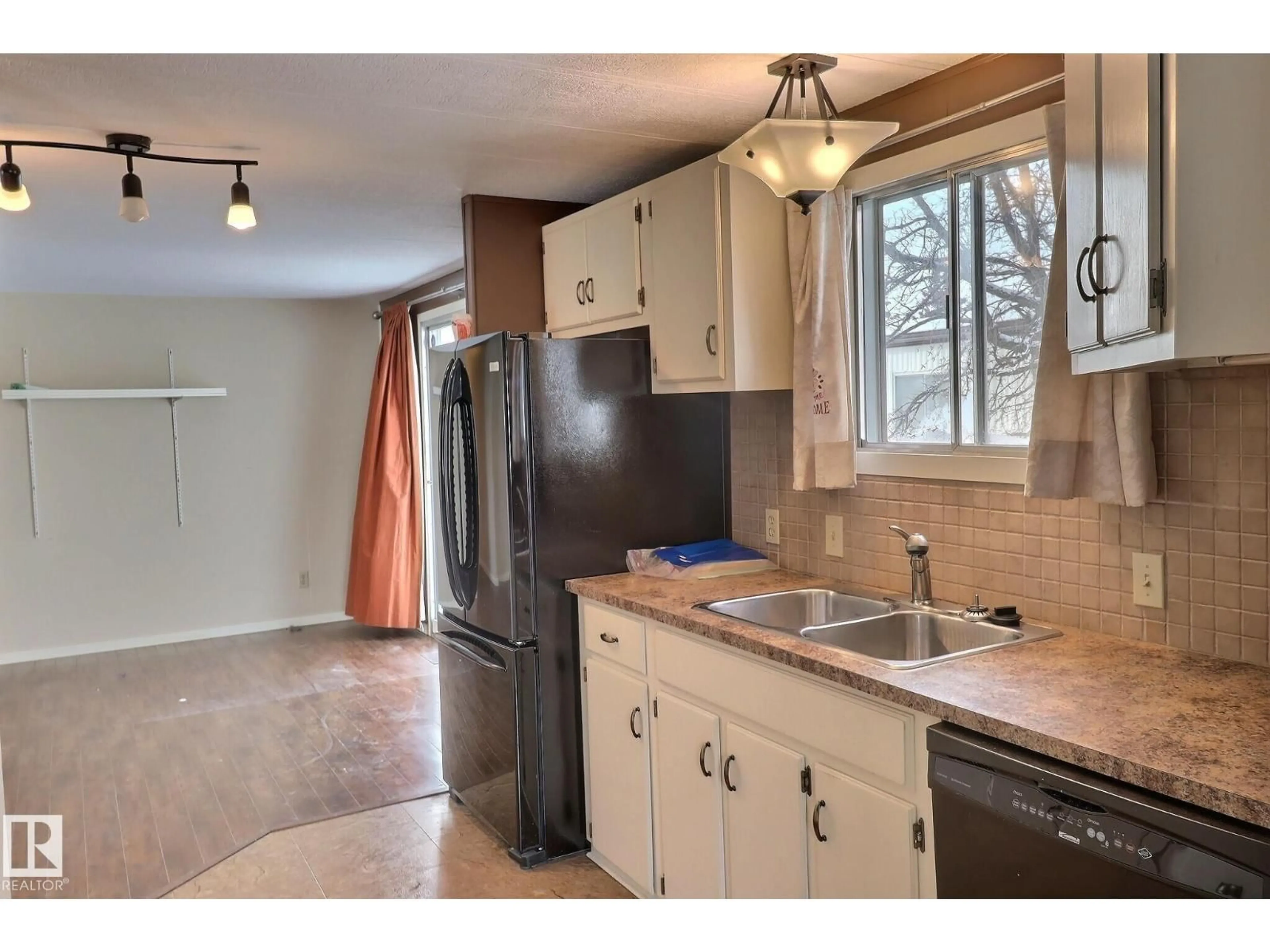 Standard kitchen, unknown for 2 WILLOWDALE DR, Edmonton Alberta T6P1H2