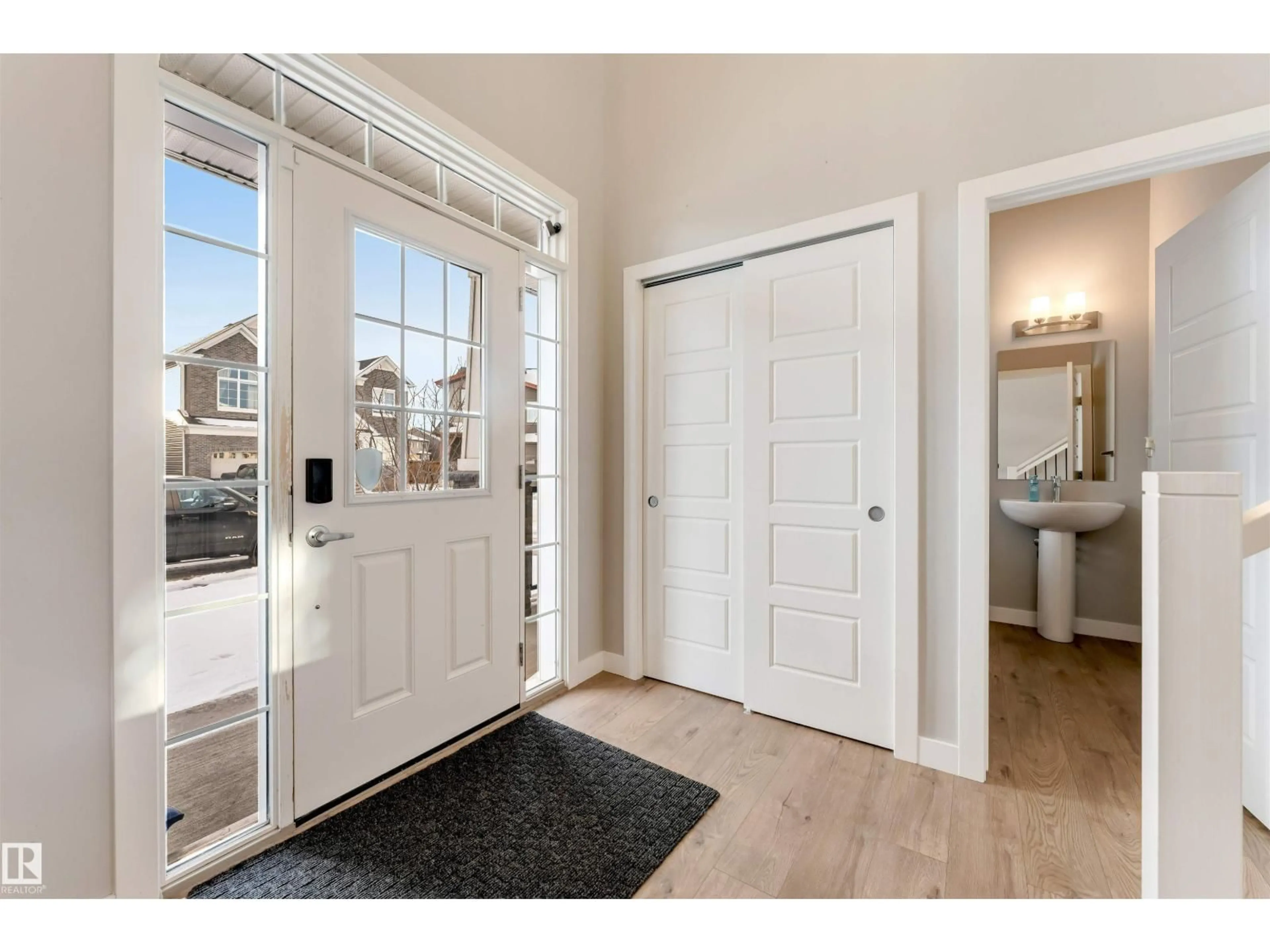 Indoor entryway for NW - 20508 20 AV, Edmonton Alberta T6M1M7