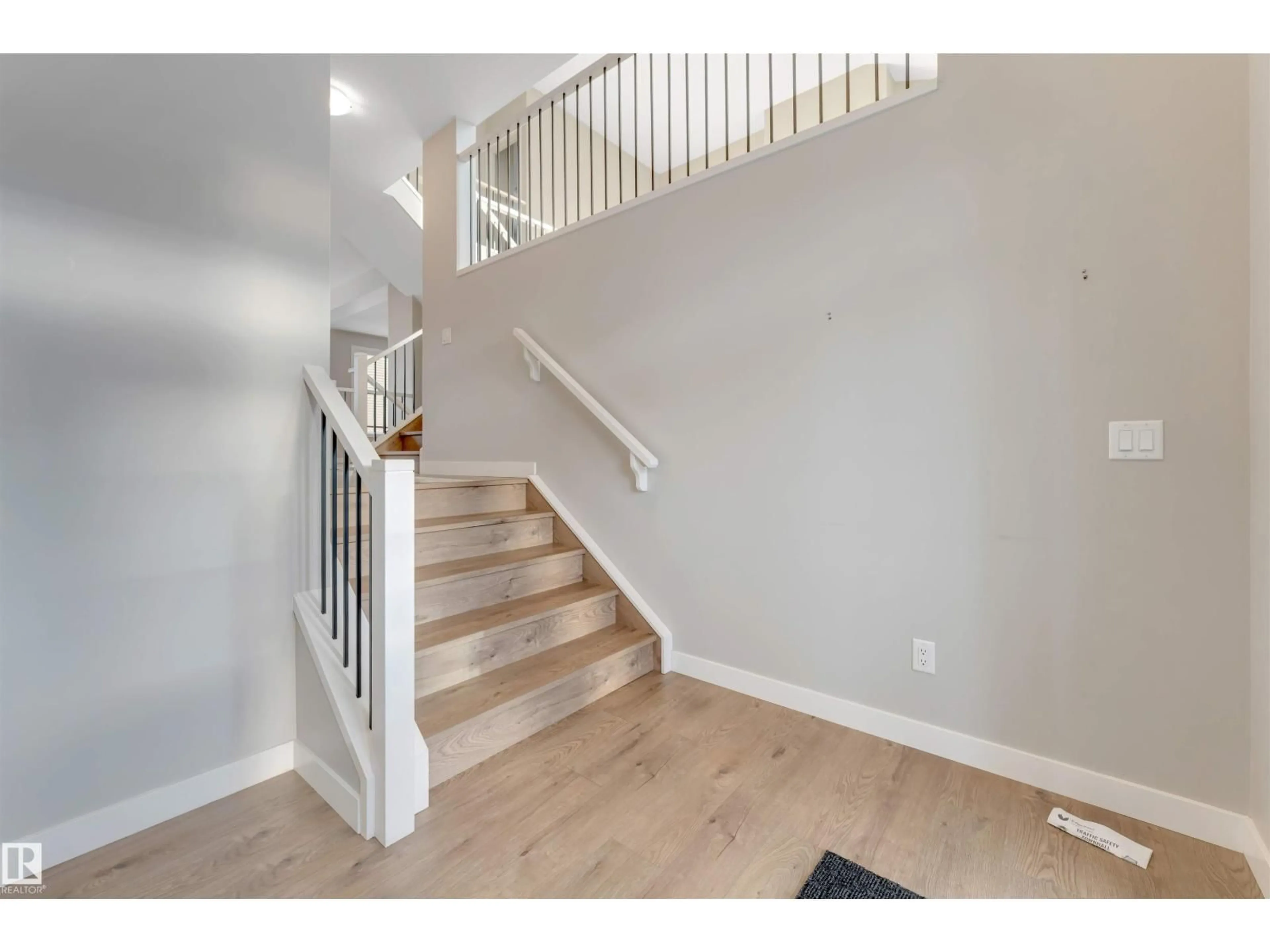 Unknown for NW - 20508 20 AV, Edmonton Alberta T6M1M7