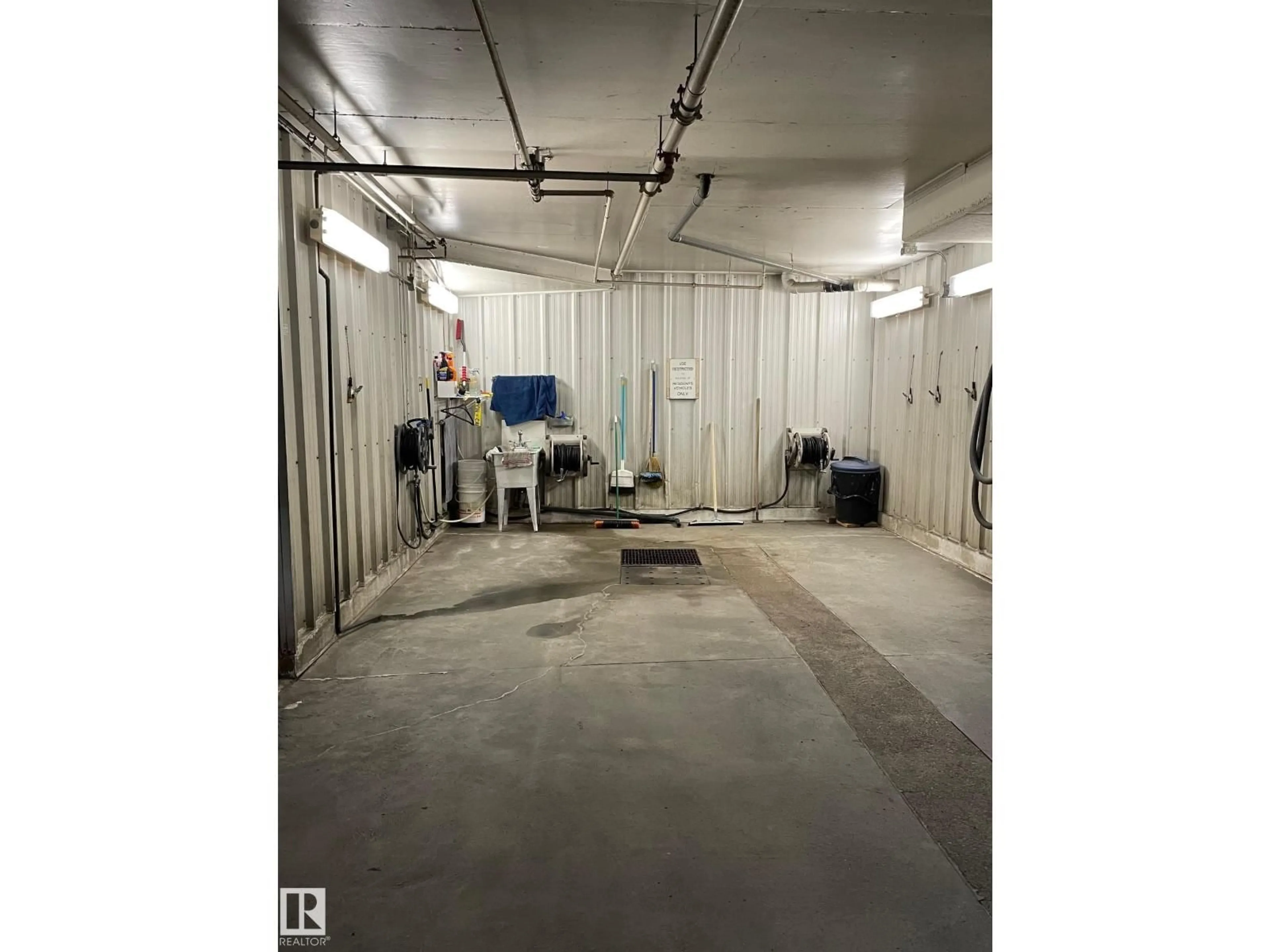 Indoor garage for #112 - 6703 172 ST, Edmonton Alberta T5T6H9