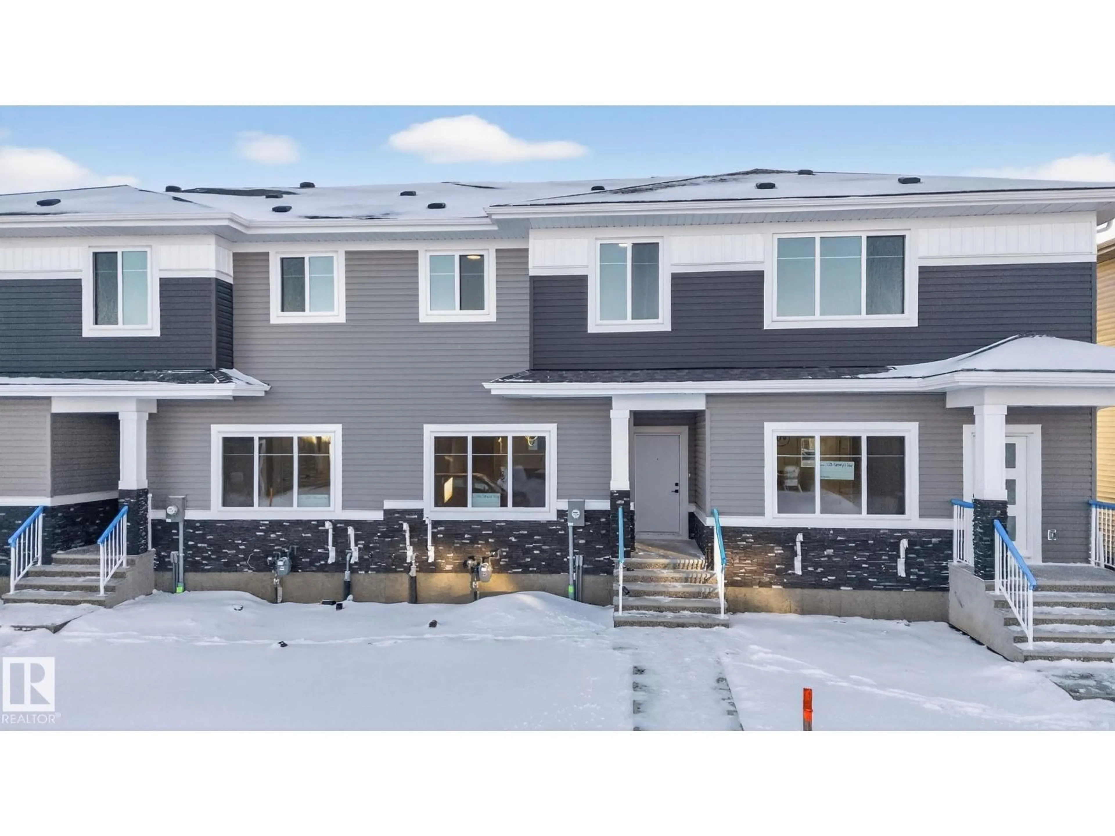 Home with vinyl exterior material, street for 126 PIERWYCK LO, Spruce Grove Alberta T7X4G2