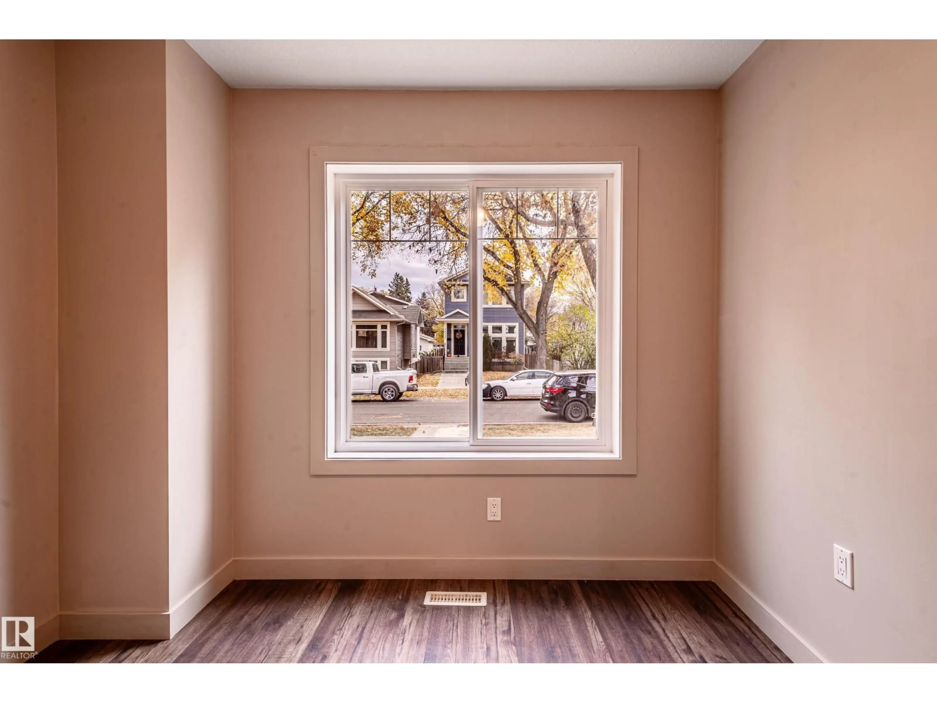 A pic of a room for NW - 12126 65 ST, Edmonton Alberta T5W4L8