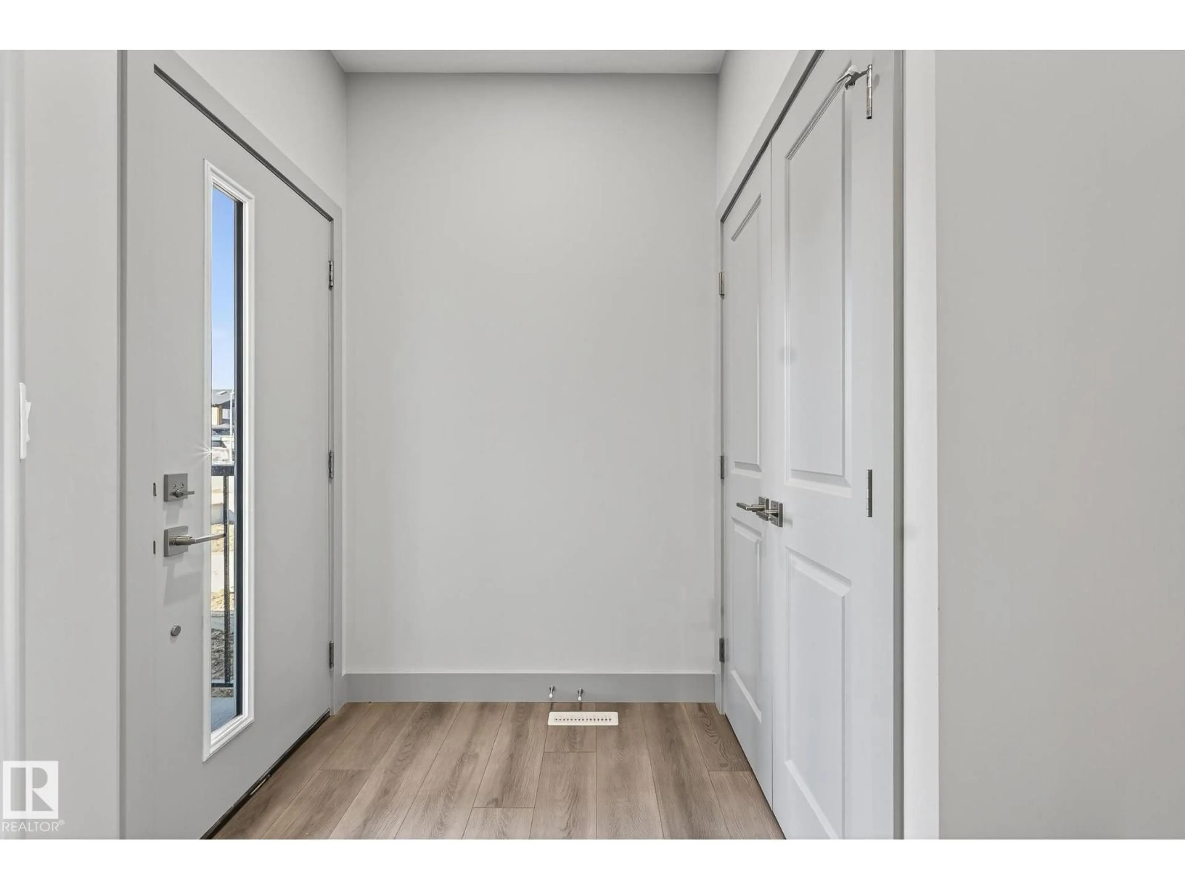 Indoor entryway for 5250 47 AV, Calmar Alberta T0C0V0