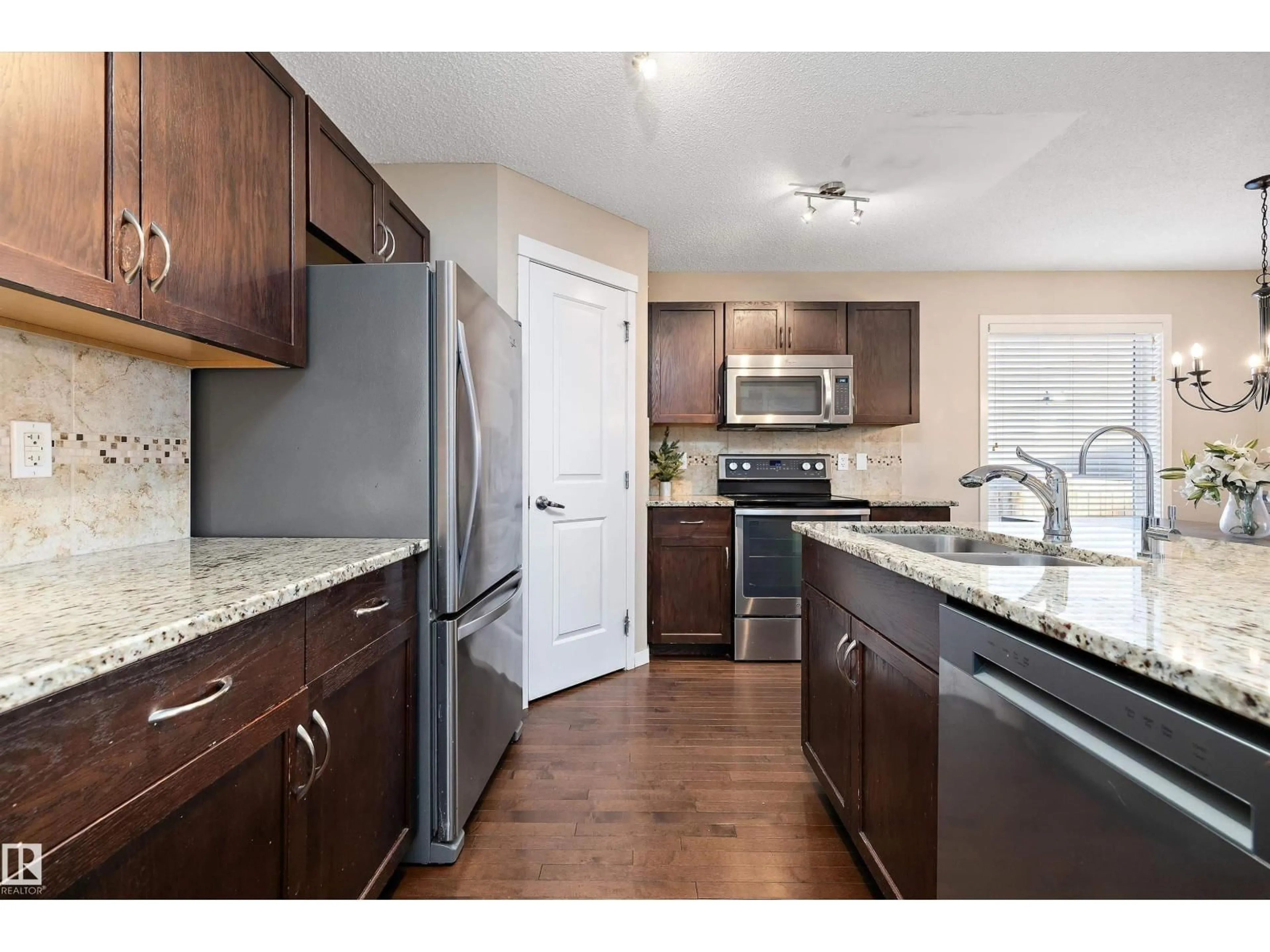 Unknown for SW - 5247 20 AV, Edmonton Alberta T6X1V5