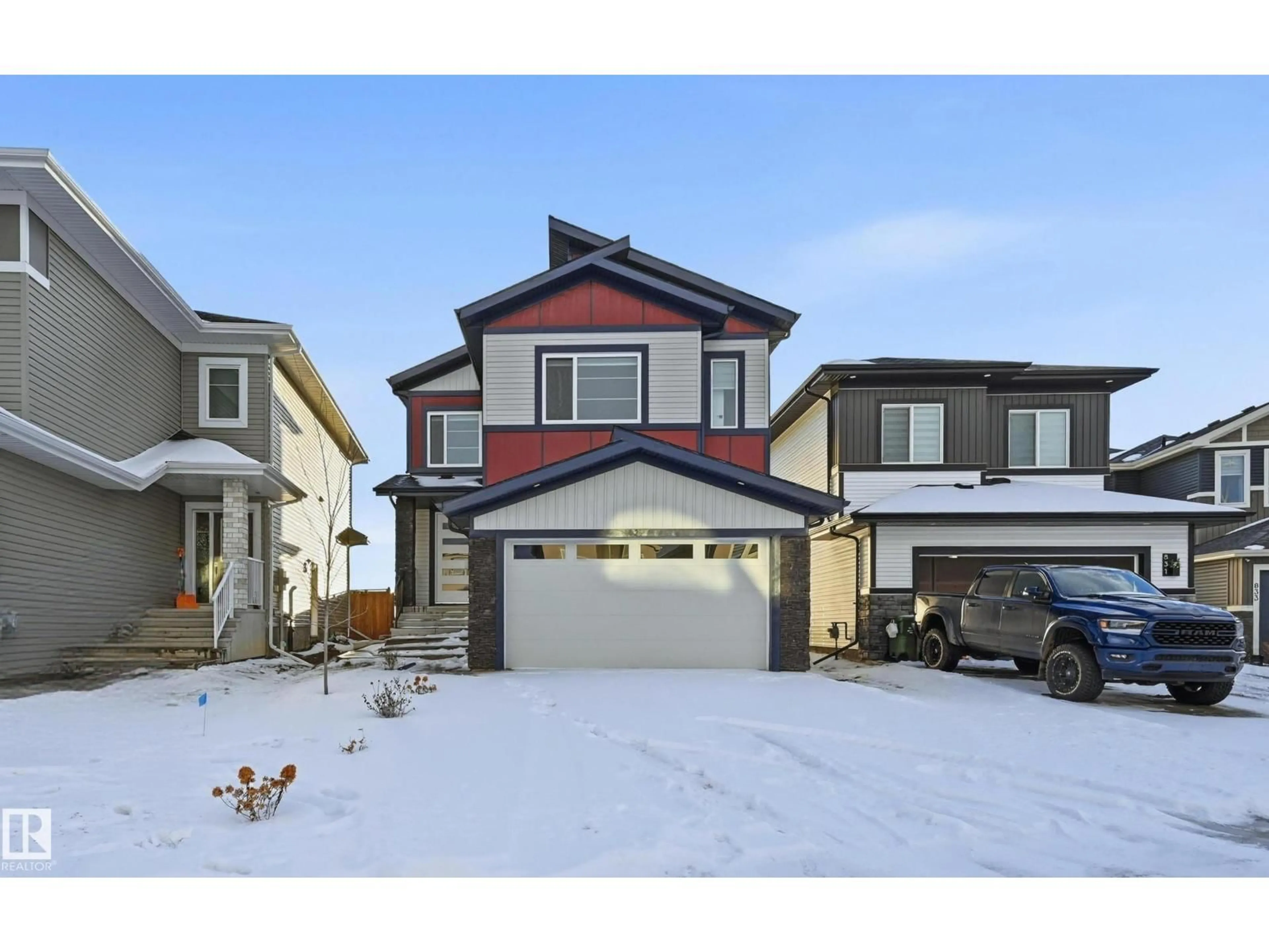 Home with vinyl exterior material, street for 829 MORRIS AV, Leduc Alberta T9E1G1