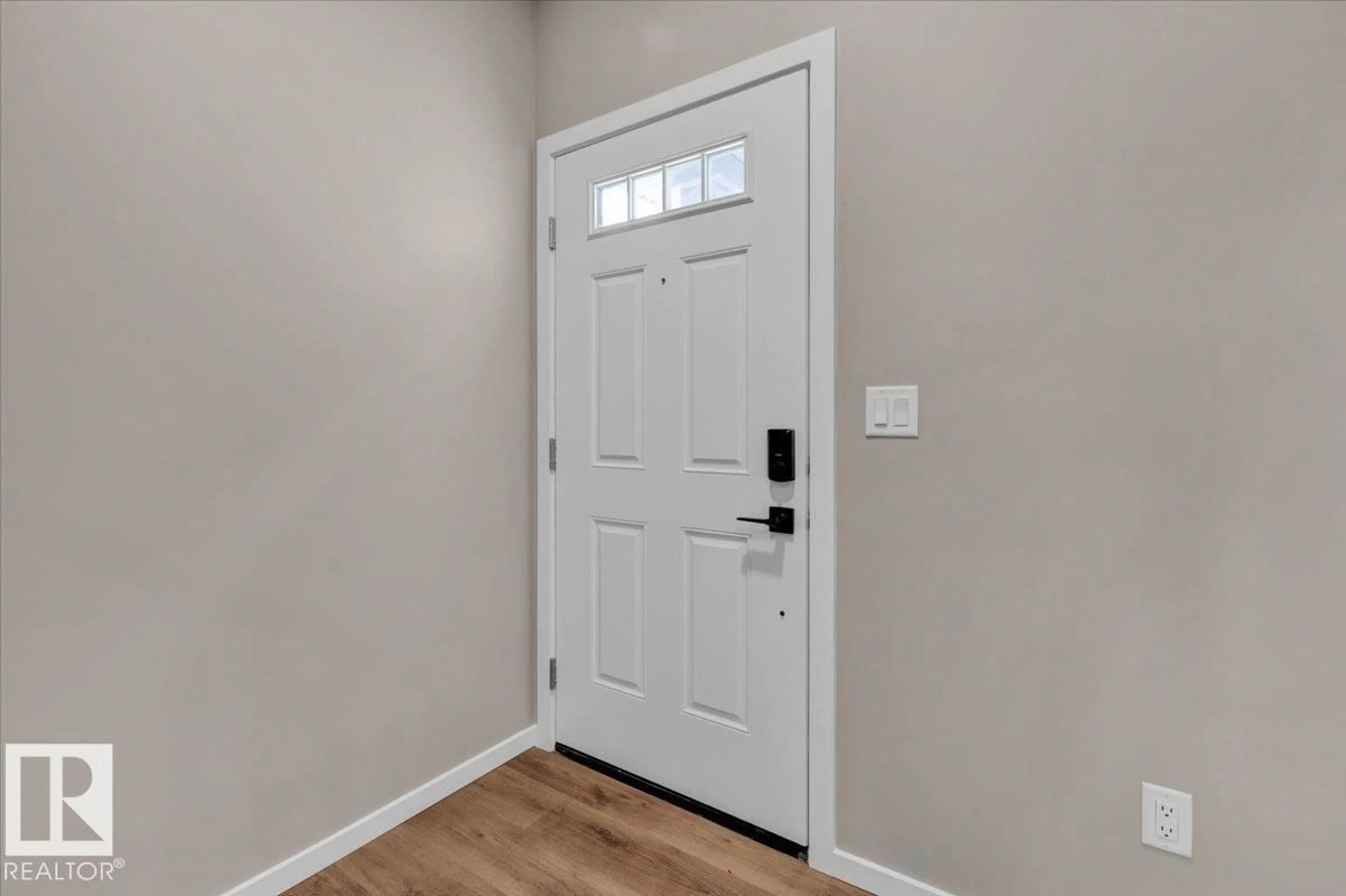 Indoor entryway for 1154 SOUTH CREEK WD, Stony Plain Alberta T7Z0M1