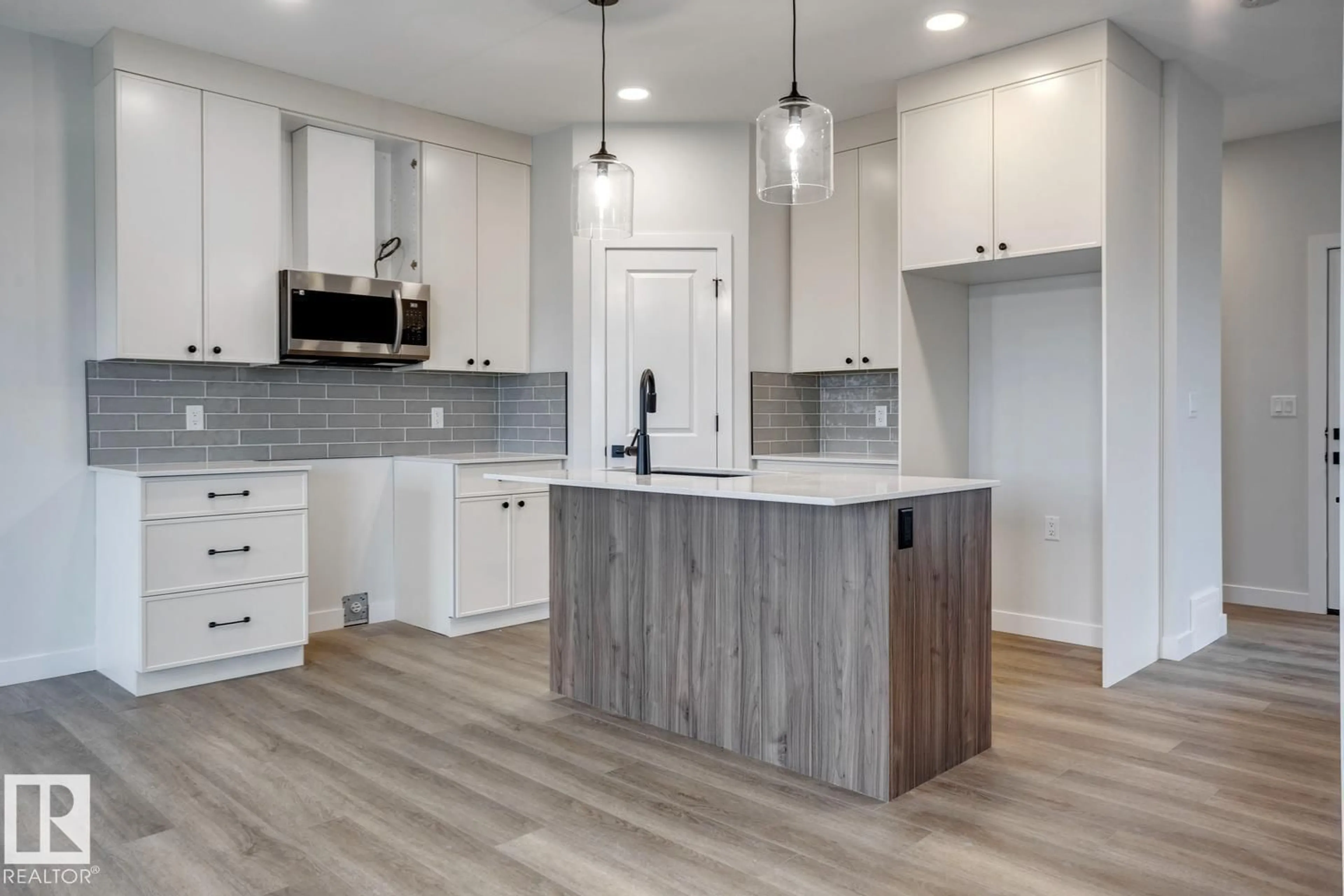 Open concept kitchen, unknown for 34 FICUS WY, Fort Saskatchewan Alberta T8L0Z6