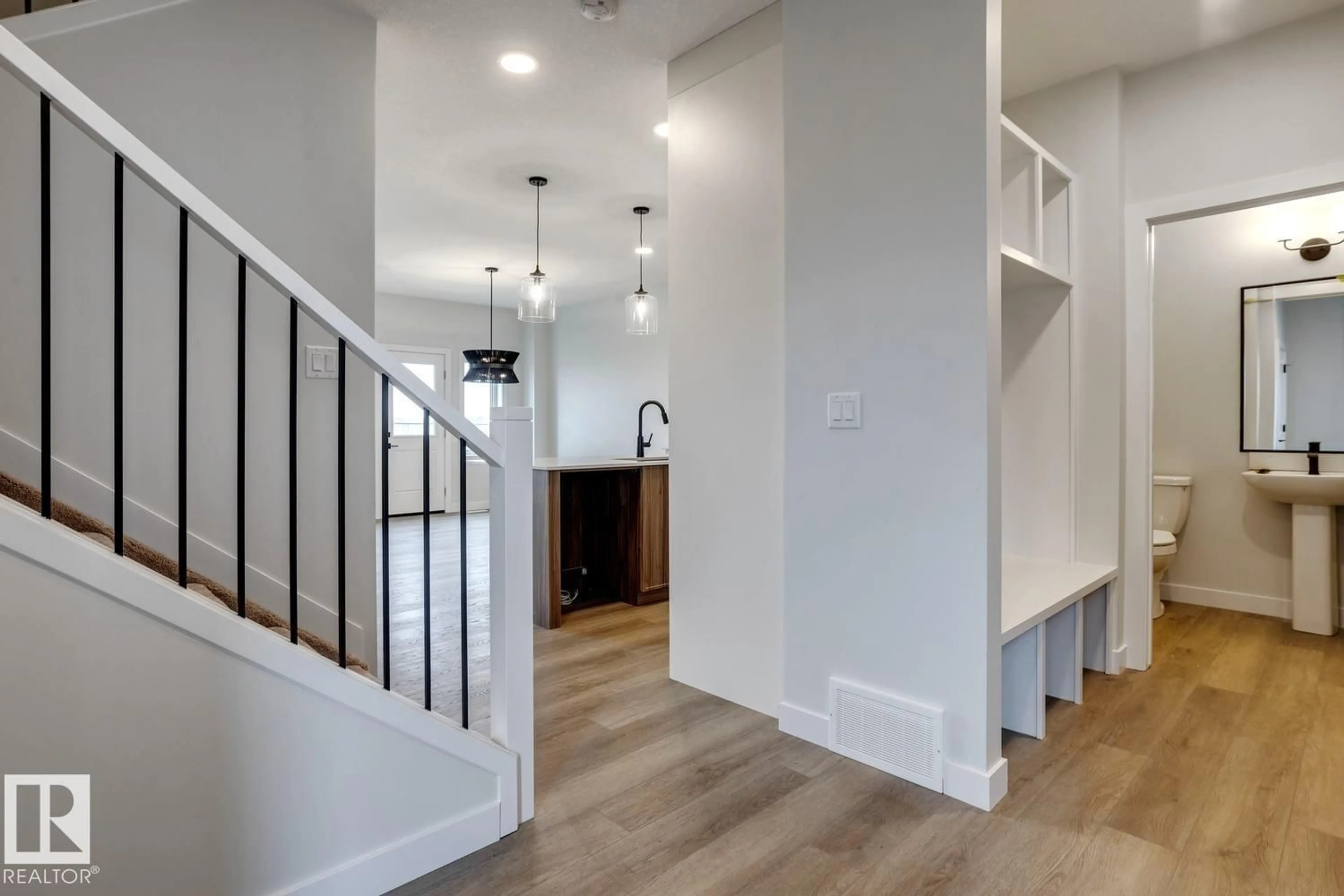 Indoor entryway for 34 FICUS WY, Fort Saskatchewan Alberta T8L0Z6