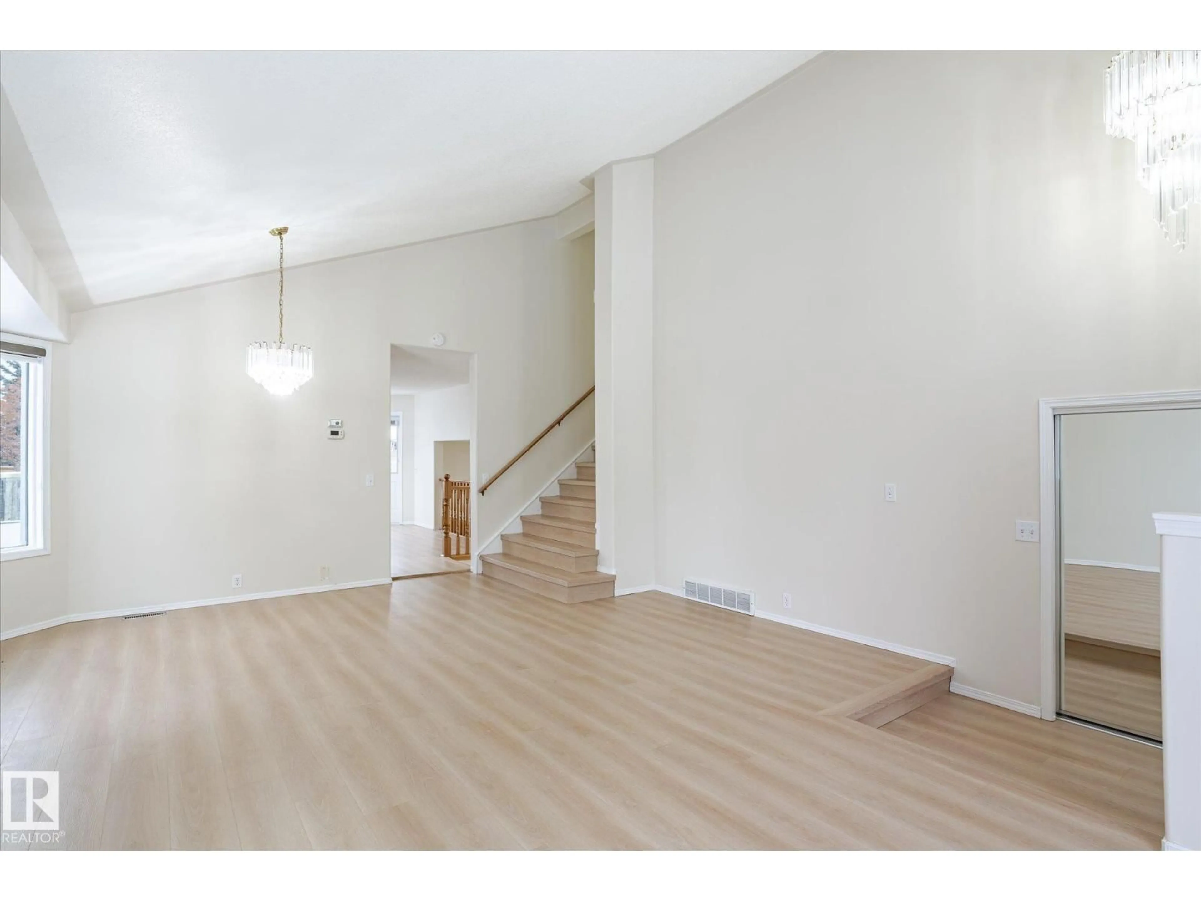 A pic of a room for 1187 POTTER GREENS DR, Edmonton Alberta T5T5Y6