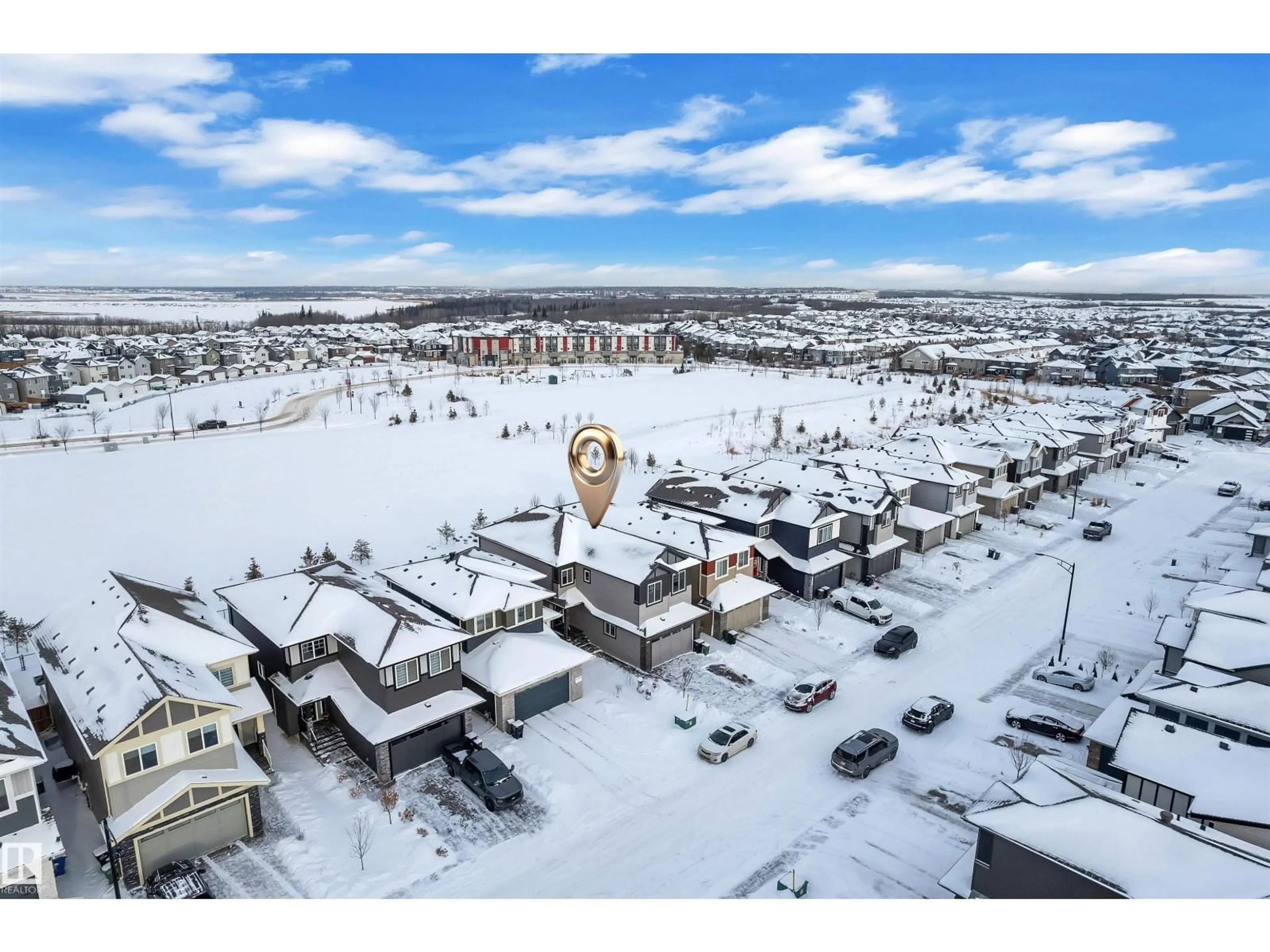 A pic from outside/outdoor area/front of a property/back of a property/a pic from drone, unknown for 21024 128 AV, Edmonton Alberta T5V1C0