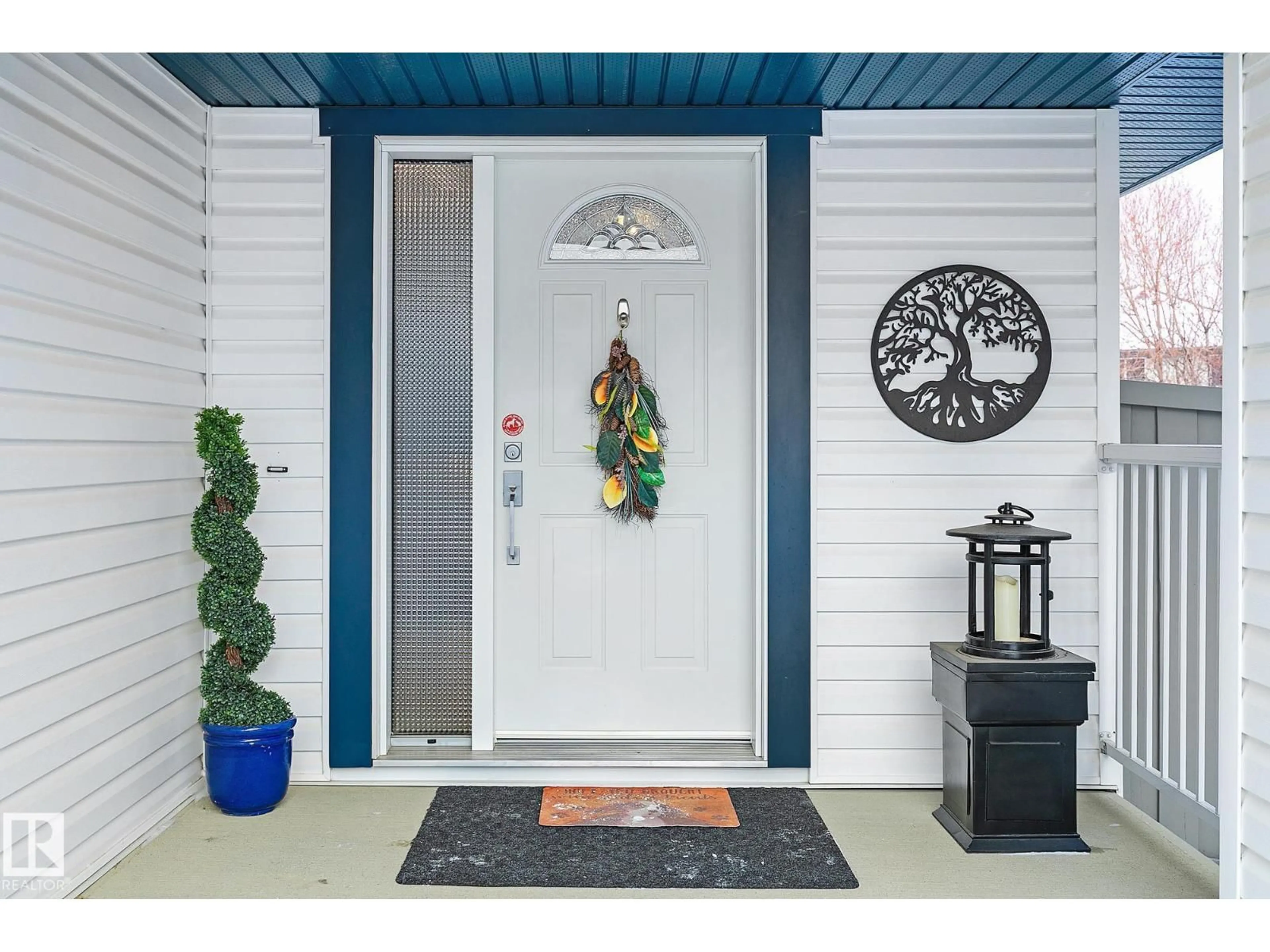 Indoor entryway for 1035 MACEWAN CL, Edmonton Alberta T6W1K2