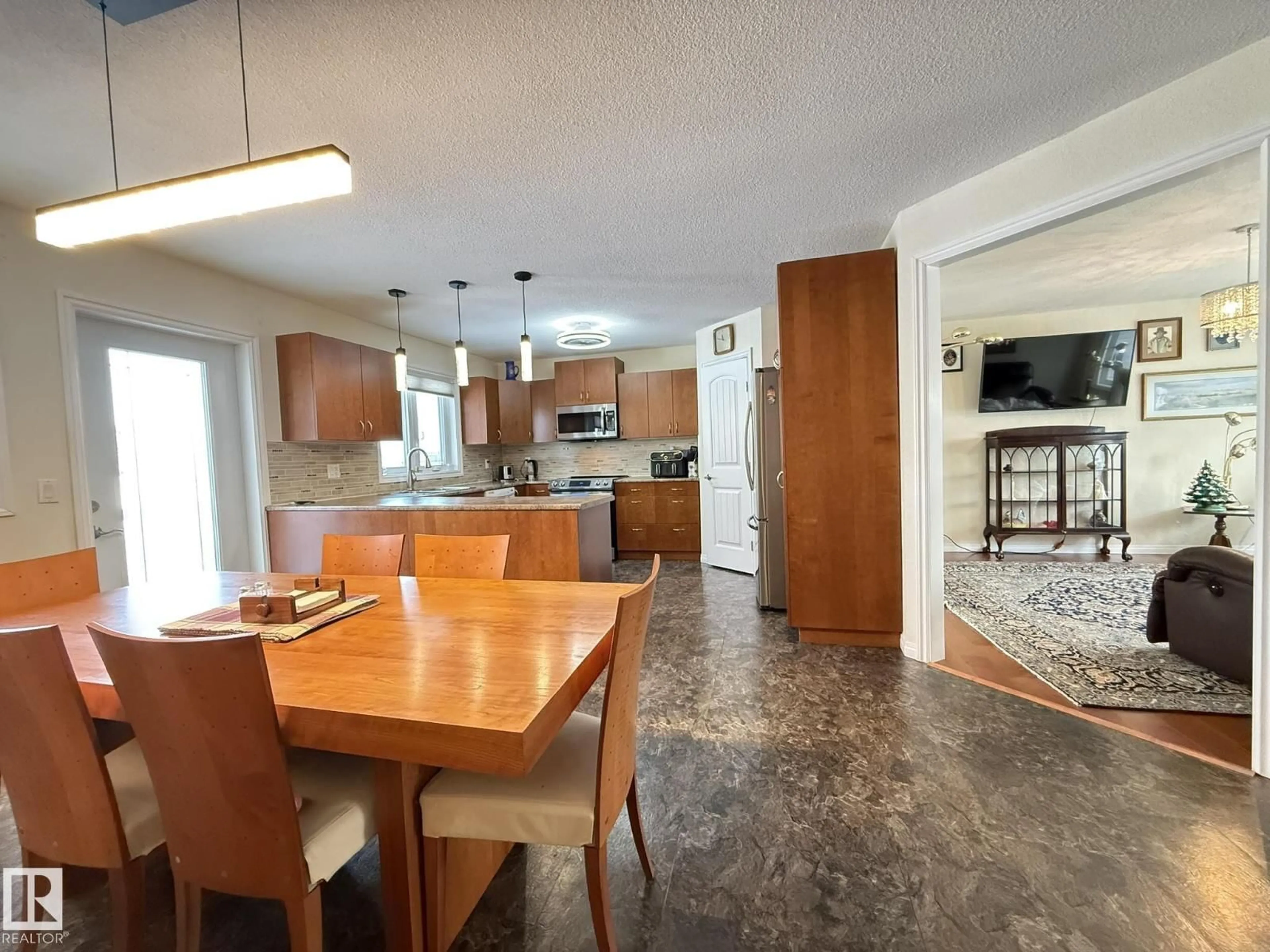 Open concept kitchen, unknown for 5006 46 AV, Calmar Alberta T0C0V0