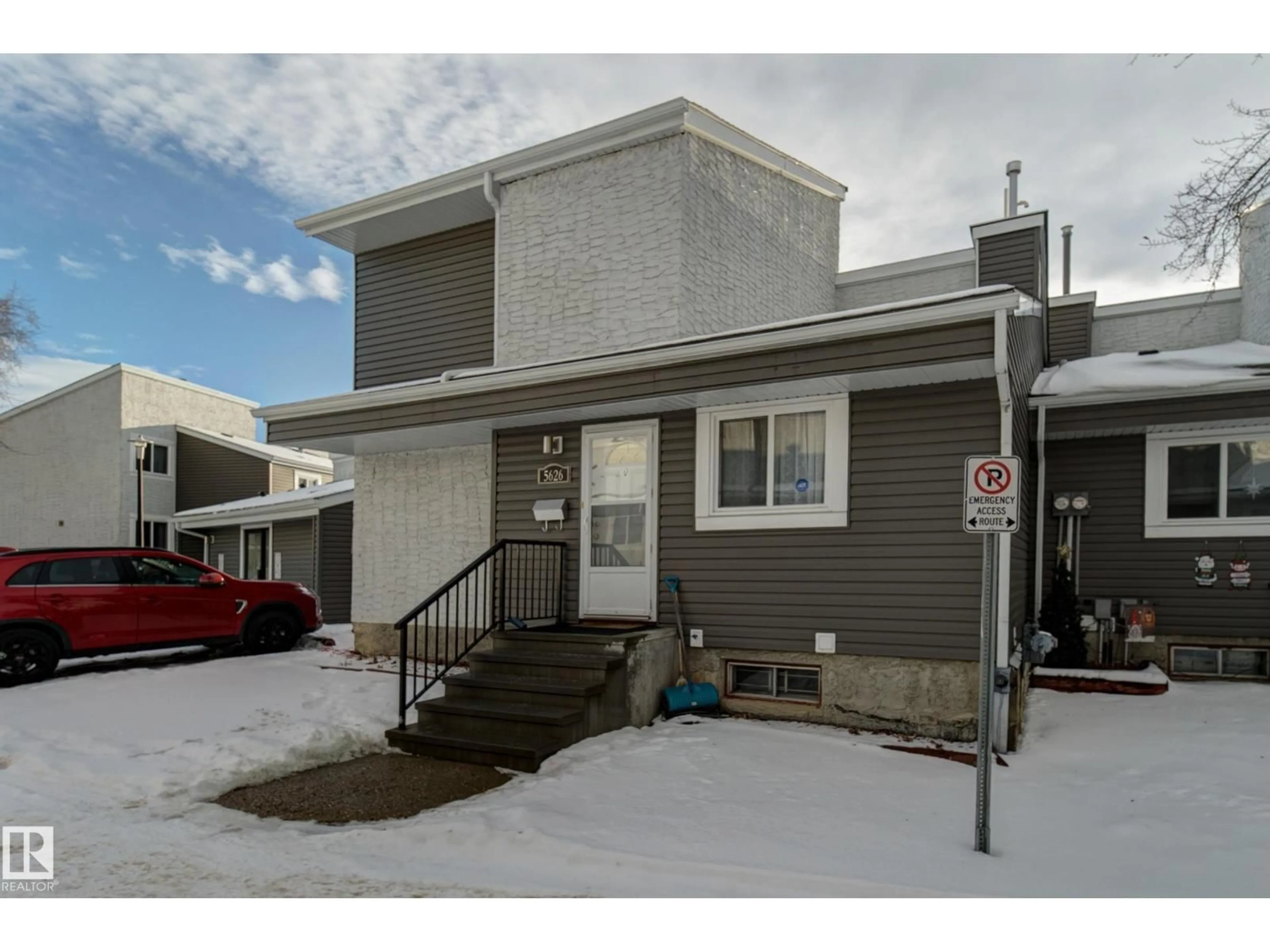 Home with vinyl exterior material, street for 5626 19A AV, Edmonton Alberta T6L2B9