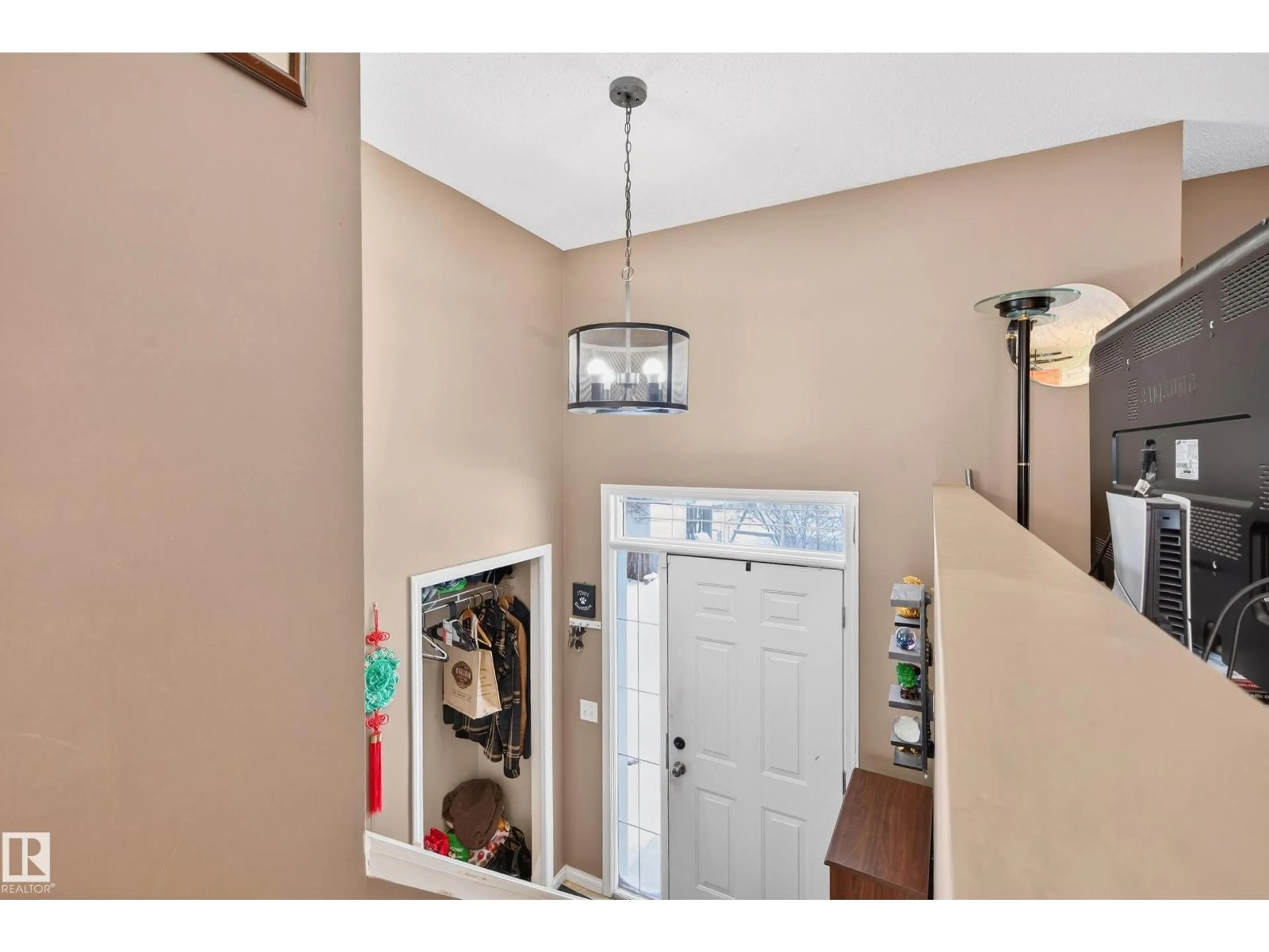 Indoor entryway for 22 SPRUCE MEADOW LN, Bon Accord Alberta T0A0K0