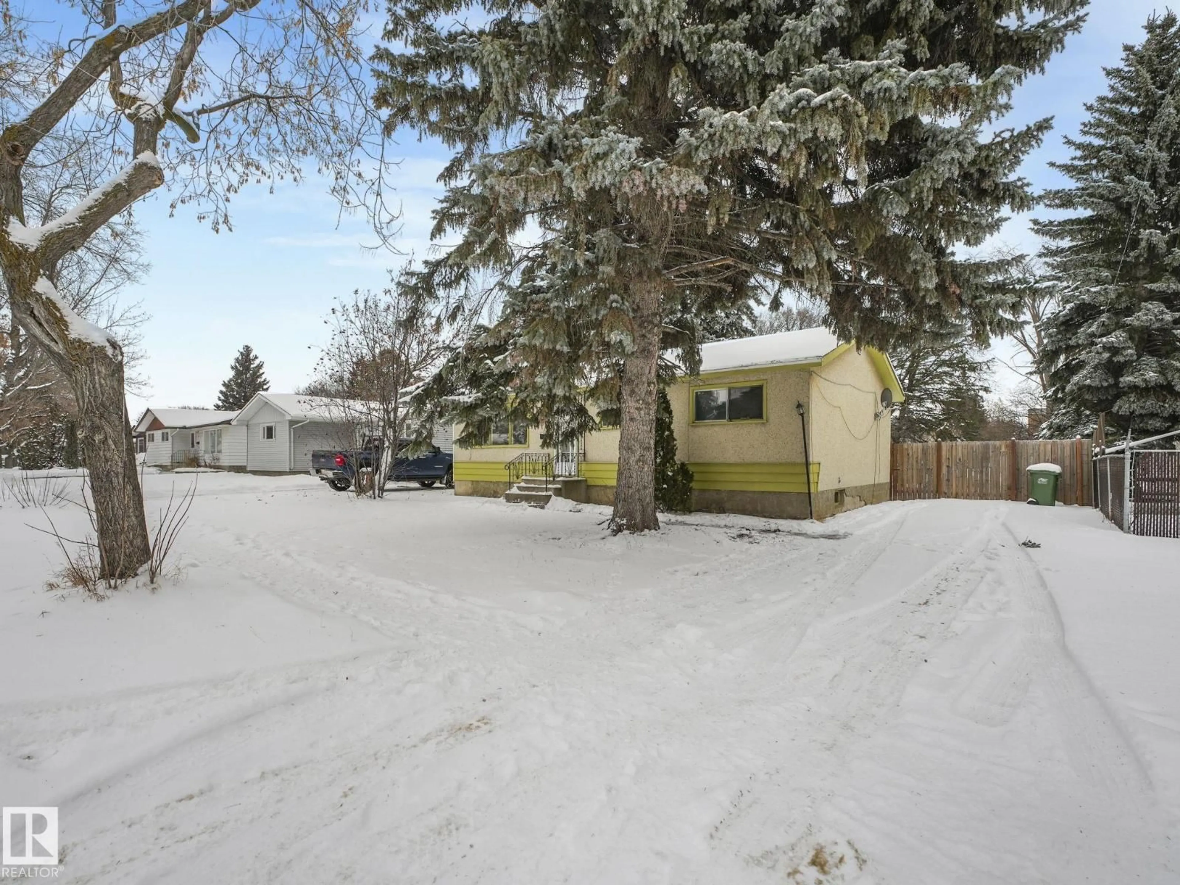 Unknown for 4 GLADSTONE CR, St. Albert Alberta T8N0W7