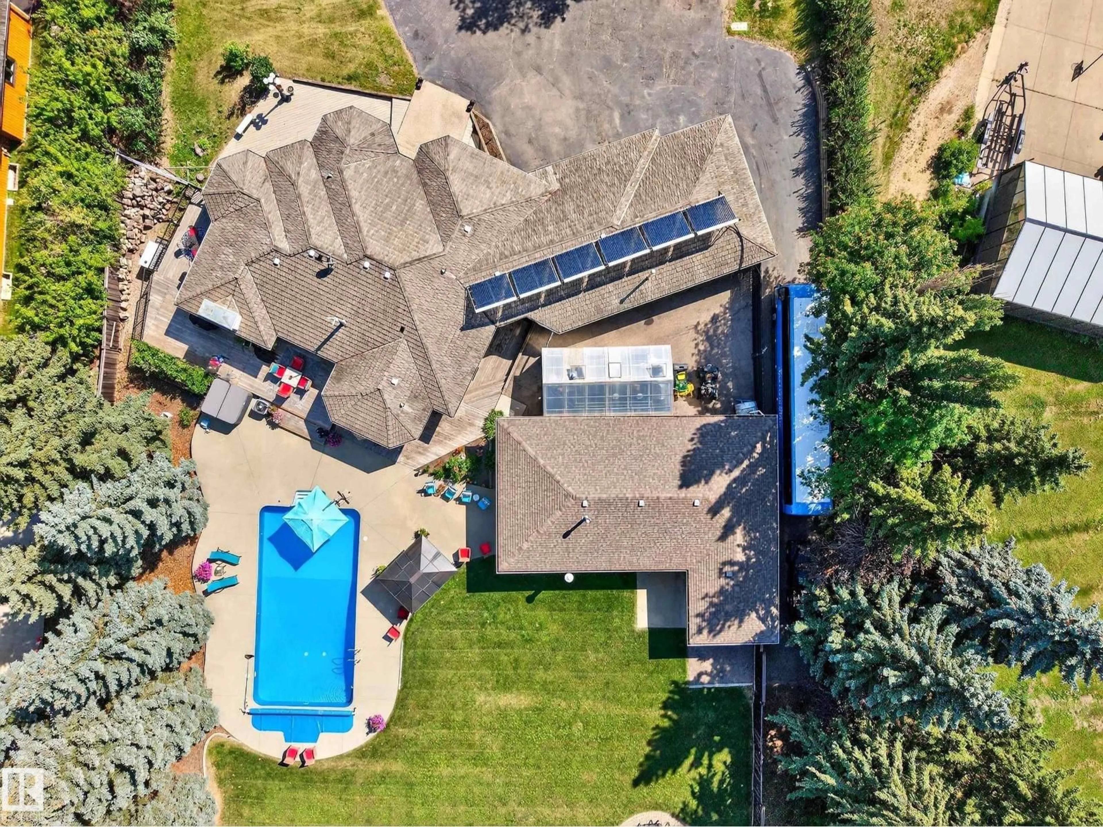 A pic from outside/outdoor area/front of a property/back of a property/a pic from drone, street for 24 VALLEYVIEW CR, Rural Sturgeon County Alberta T8T0C5
