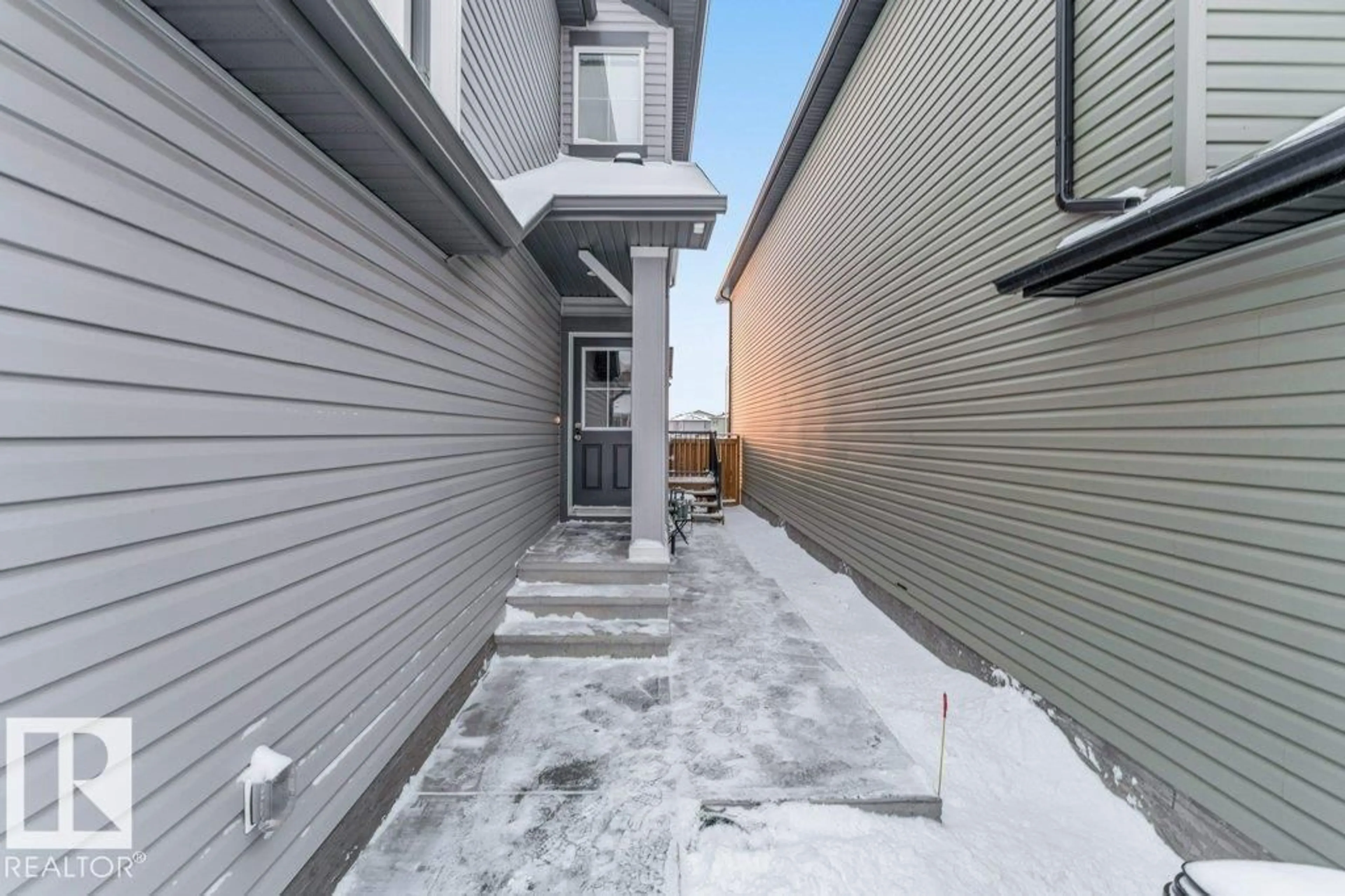 Unknown for 1322 16A ST, Edmonton Alberta T6T2S4