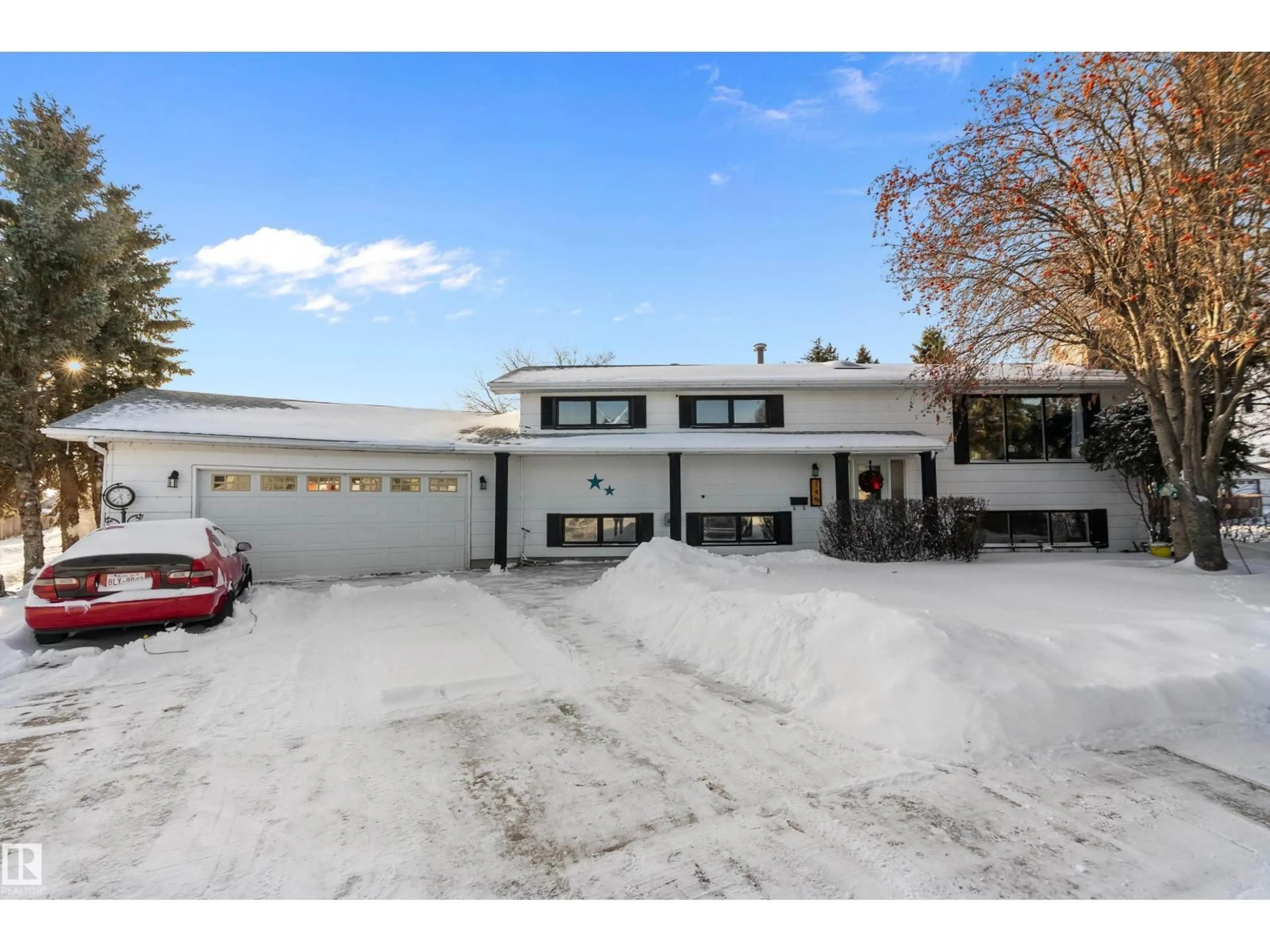 A pic from outside/outdoor area/front of a property/back of a property/a pic from drone, street for 145 PLUM CR, Wetaskiwin Alberta T9A2R9