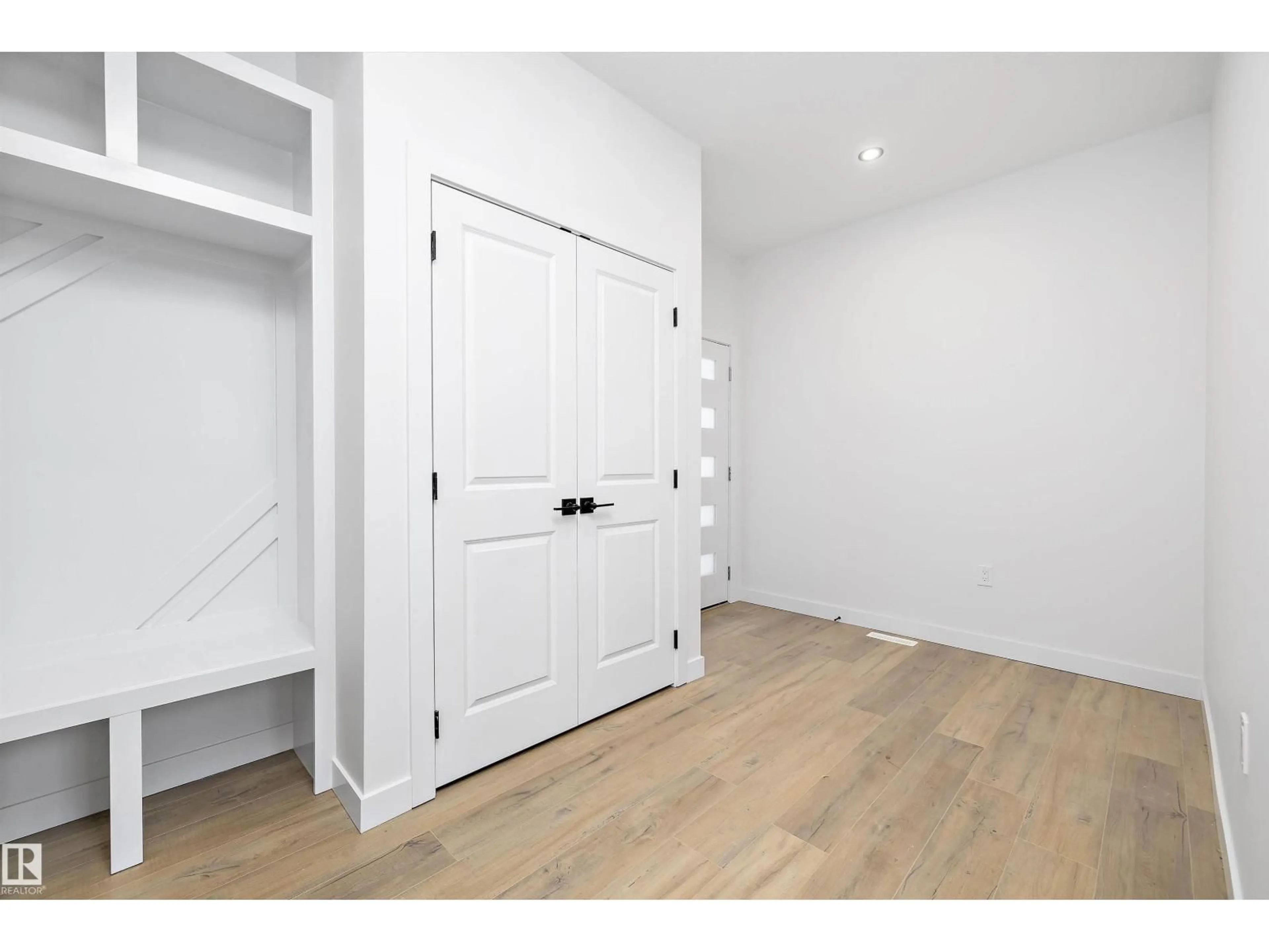 Indoor entryway for 4 AXELWOOD CR, Spruce Grove Alberta T7X4G4