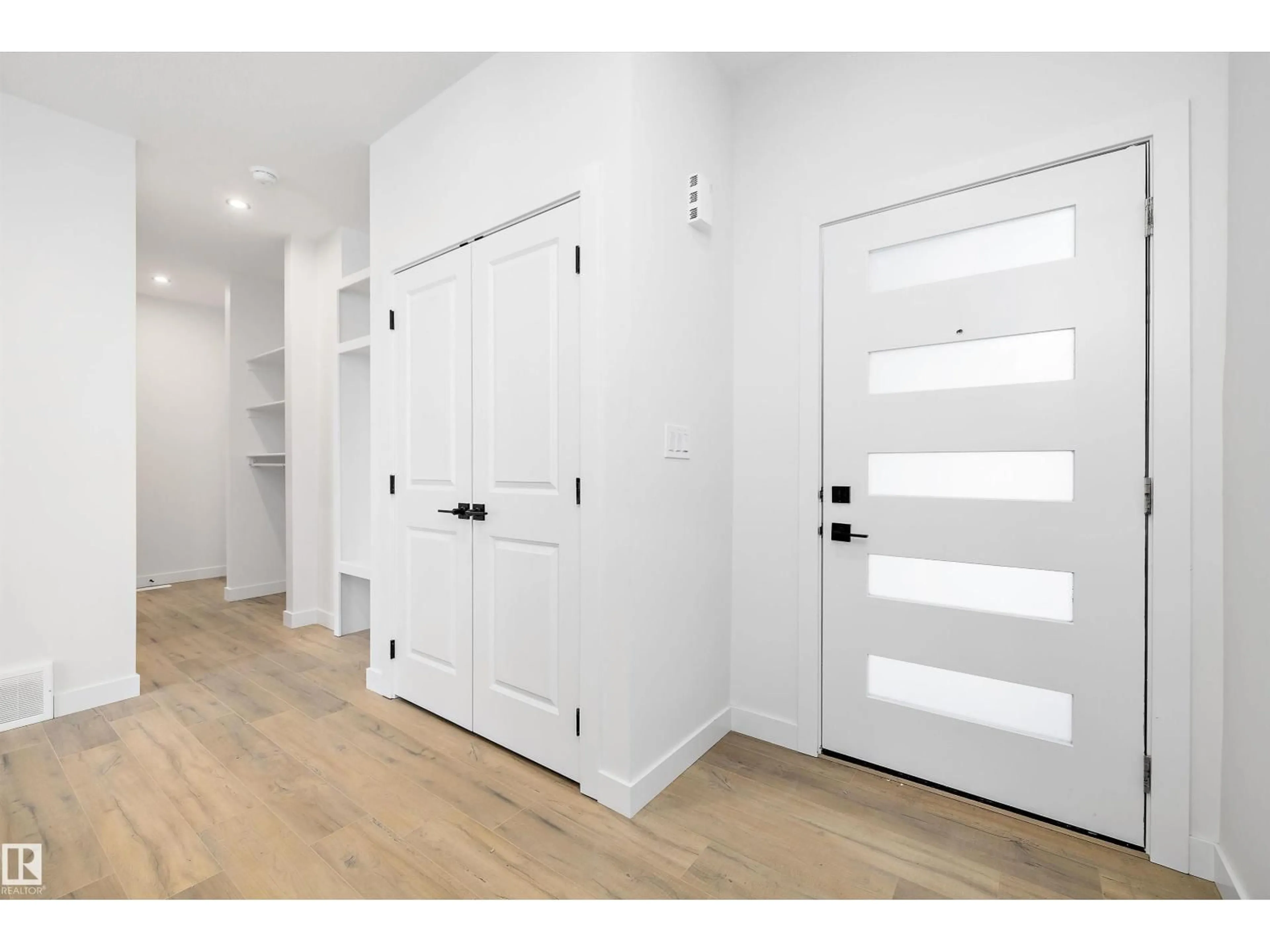 Indoor entryway for 4 AXELWOOD CR, Spruce Grove Alberta T7X4G4