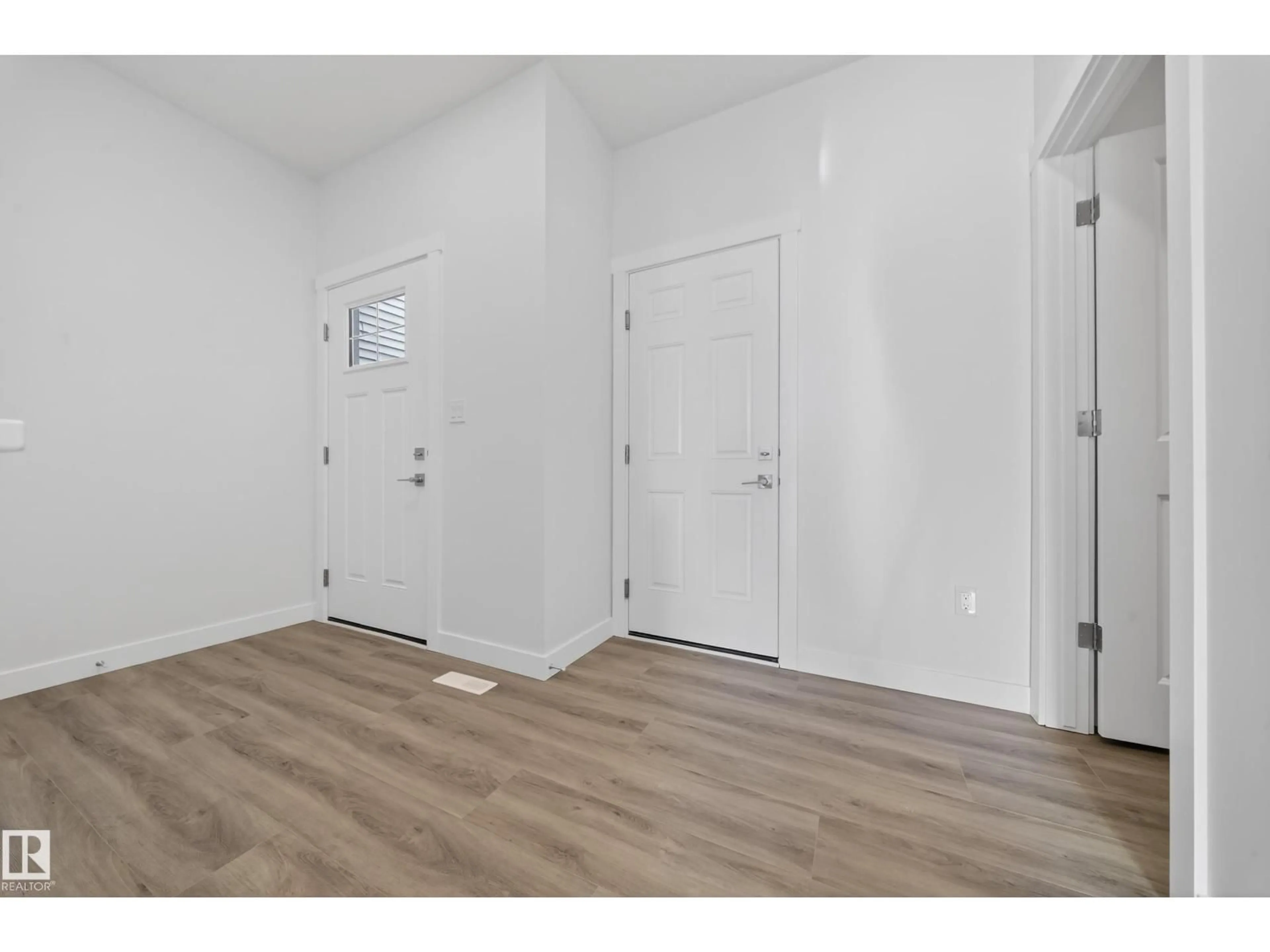 Indoor entryway for 8515 181 AV, Edmonton Alberta T5Z0G6