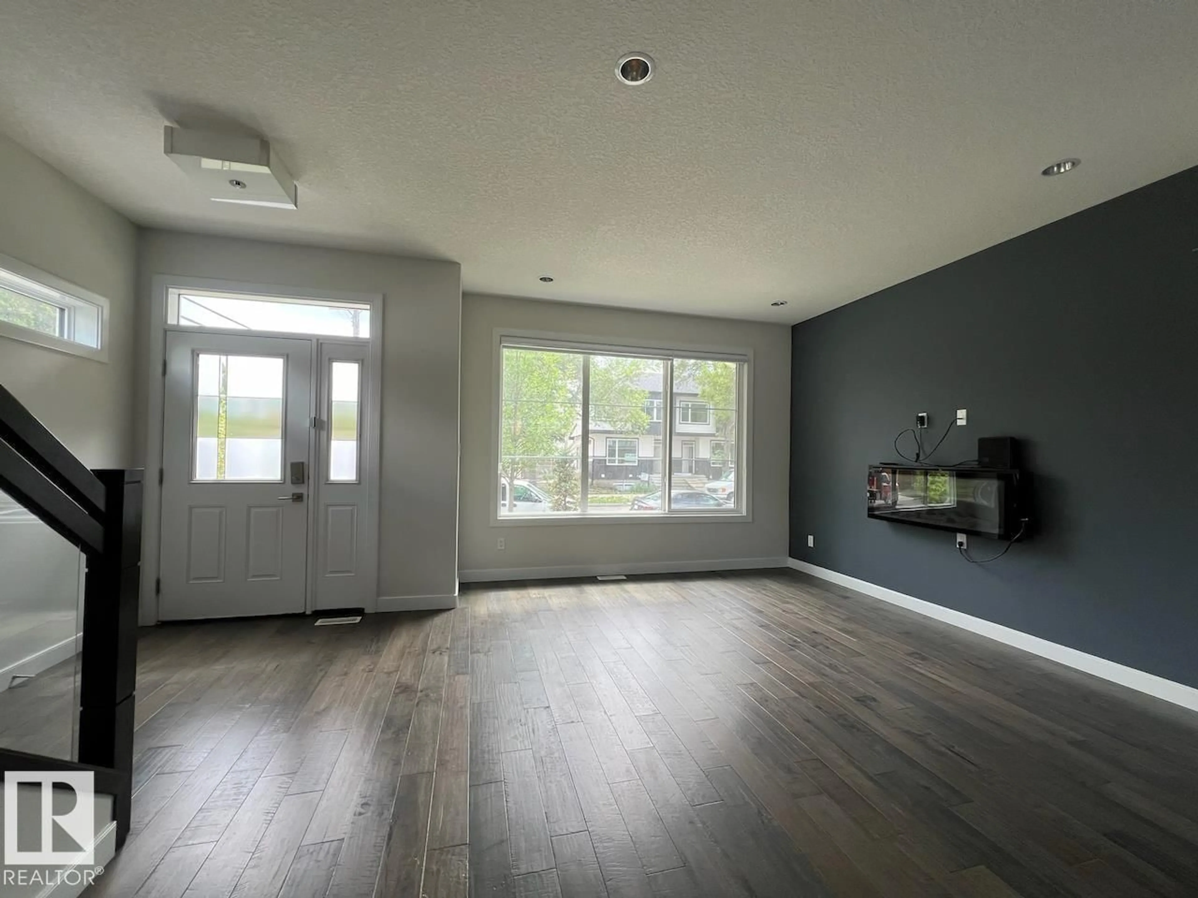 A pic of a room for 10574 62 AV, Edmonton Alberta T6H1M4