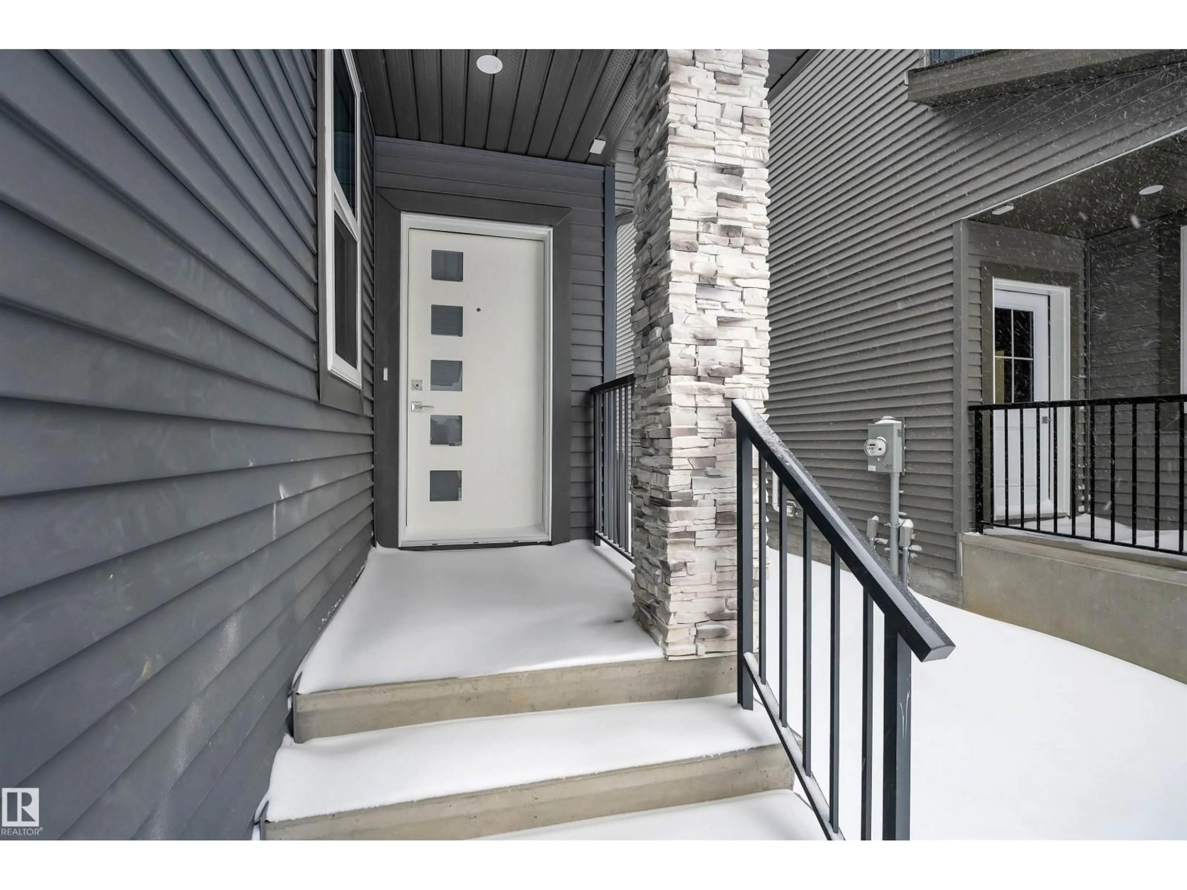 Indoor entryway for 28 NORWYCK WY, Spruce Grove Alberta T7X4E9