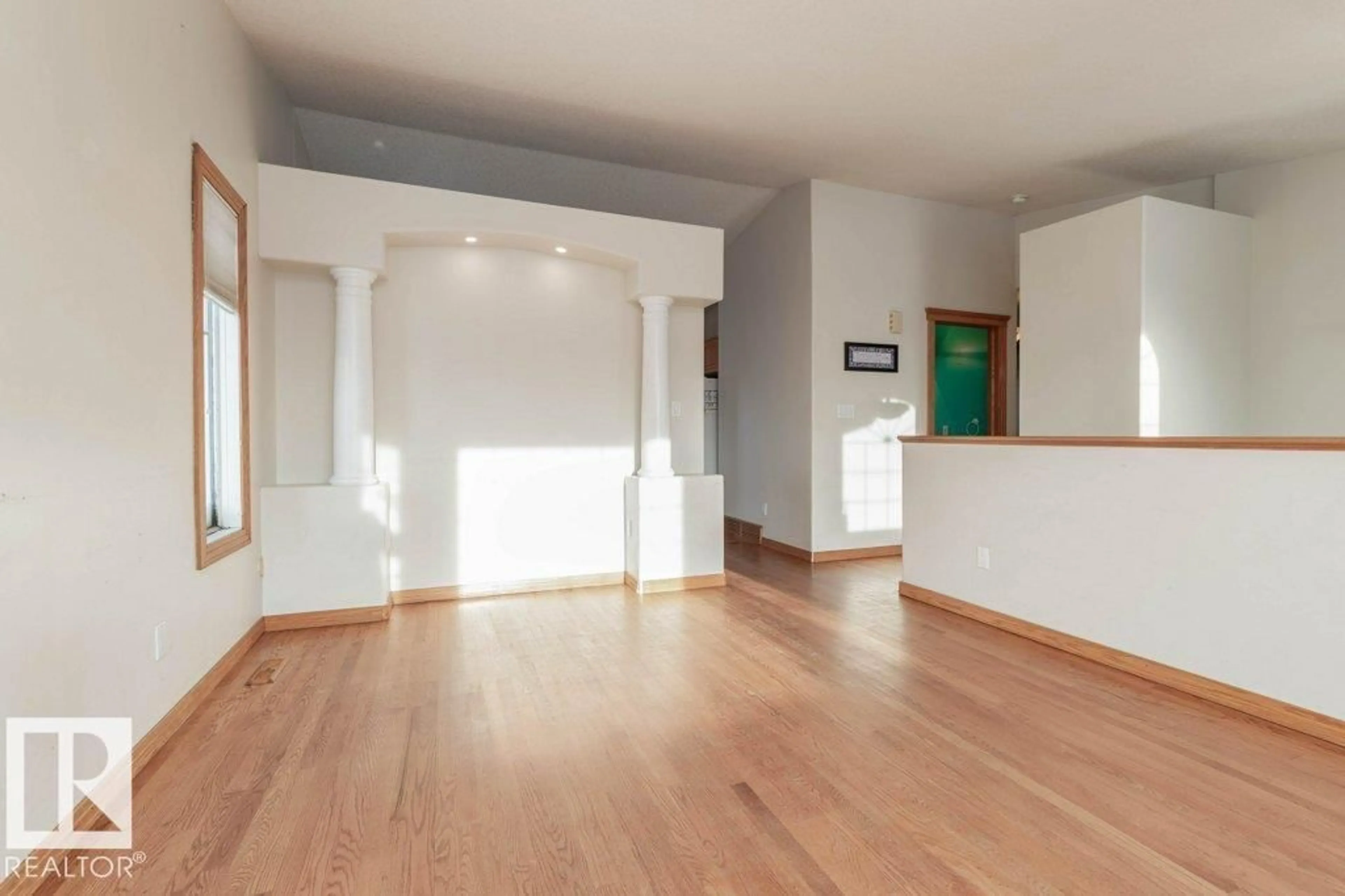 Indoor foyer for 148 WILLIAM BELL DR, Leduc Alberta T9E8A4