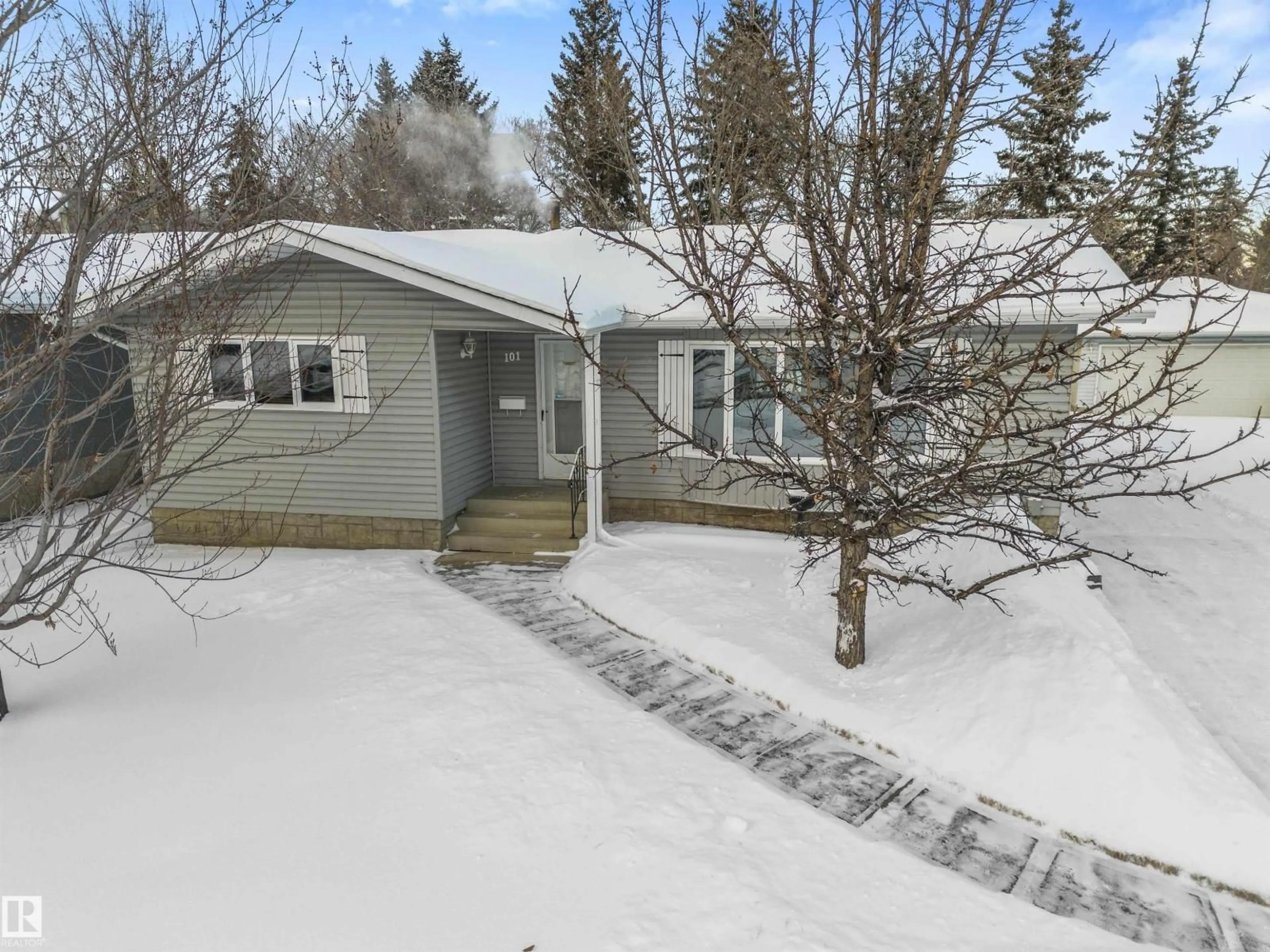 A pic from outside/outdoor area/front of a property/back of a property/a pic from drone, street for 101 BROOKWOOD DR, Spruce Grove Alberta T7X1C4