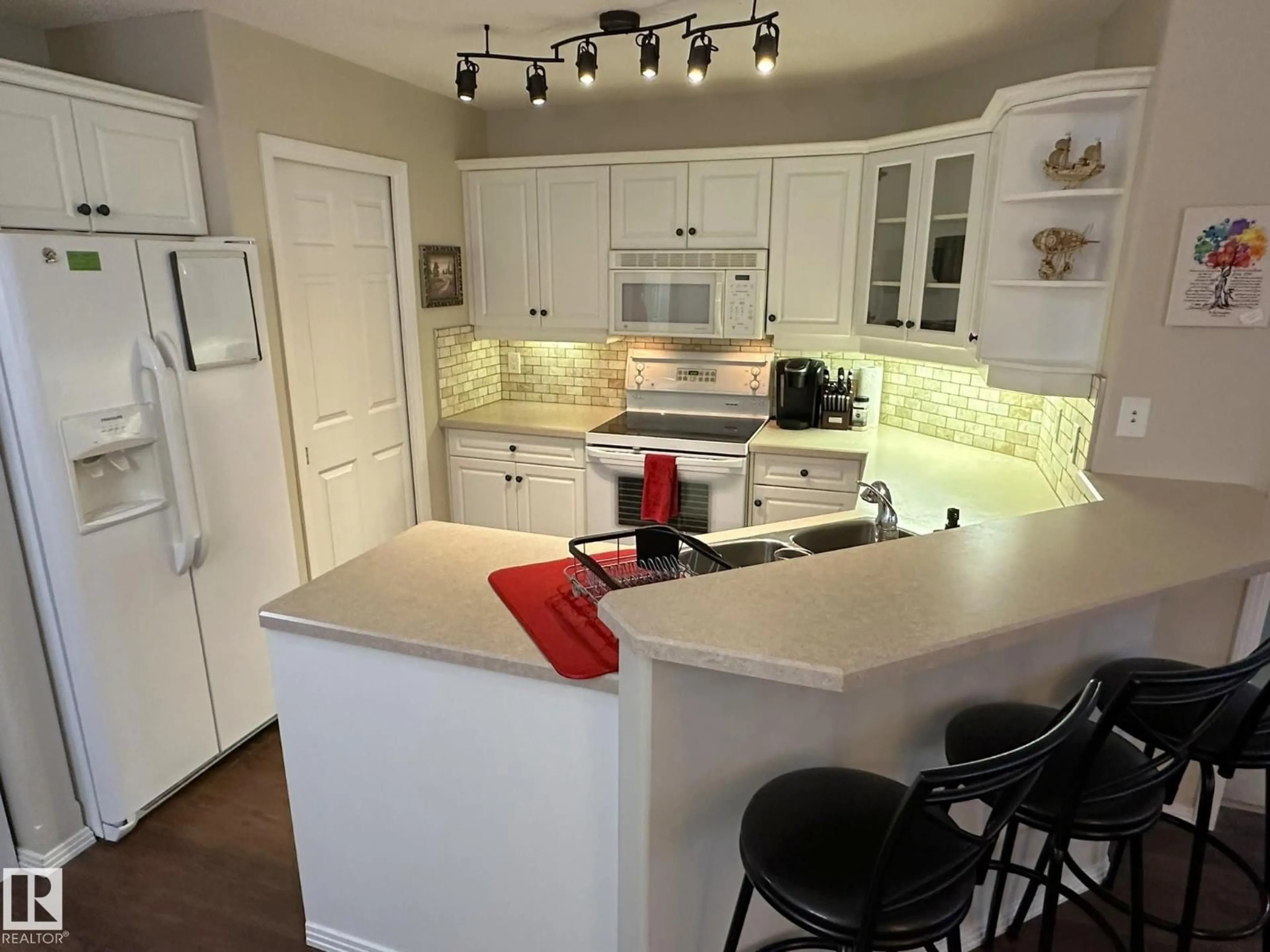 Open concept kitchen, ceramic/tile floor for 9730 - 315 174 ST, Edmonton Alberta T5T6J4