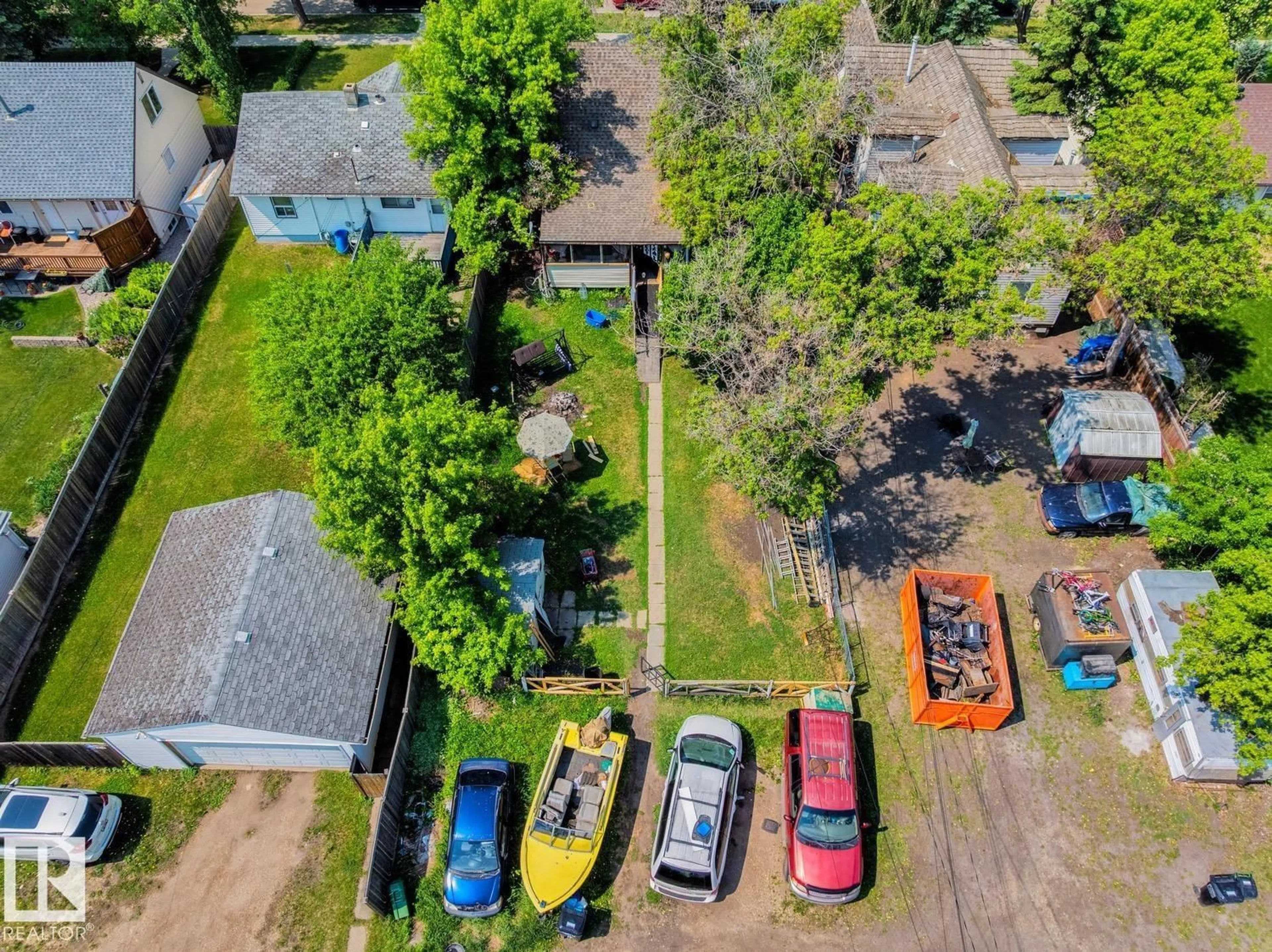 A pic from outside/outdoor area/front of a property/back of a property/a pic from drone, street for NW - 12219 107 ST, Edmonton Alberta T5G2S9