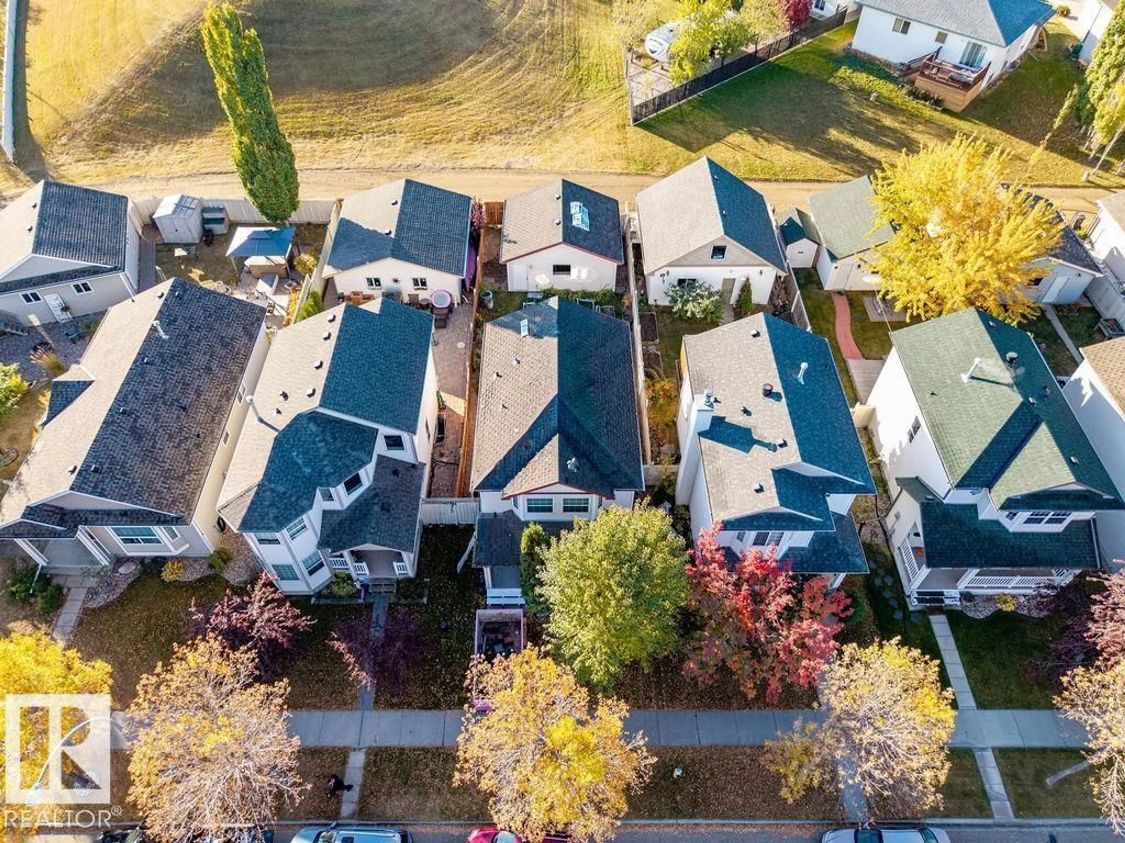 A pic from outside/outdoor area/front of a property/back of a property/a pic from drone, city buildings view from balcony for 5 HIGHWOOD BV, Devon Alberta T9G2E7