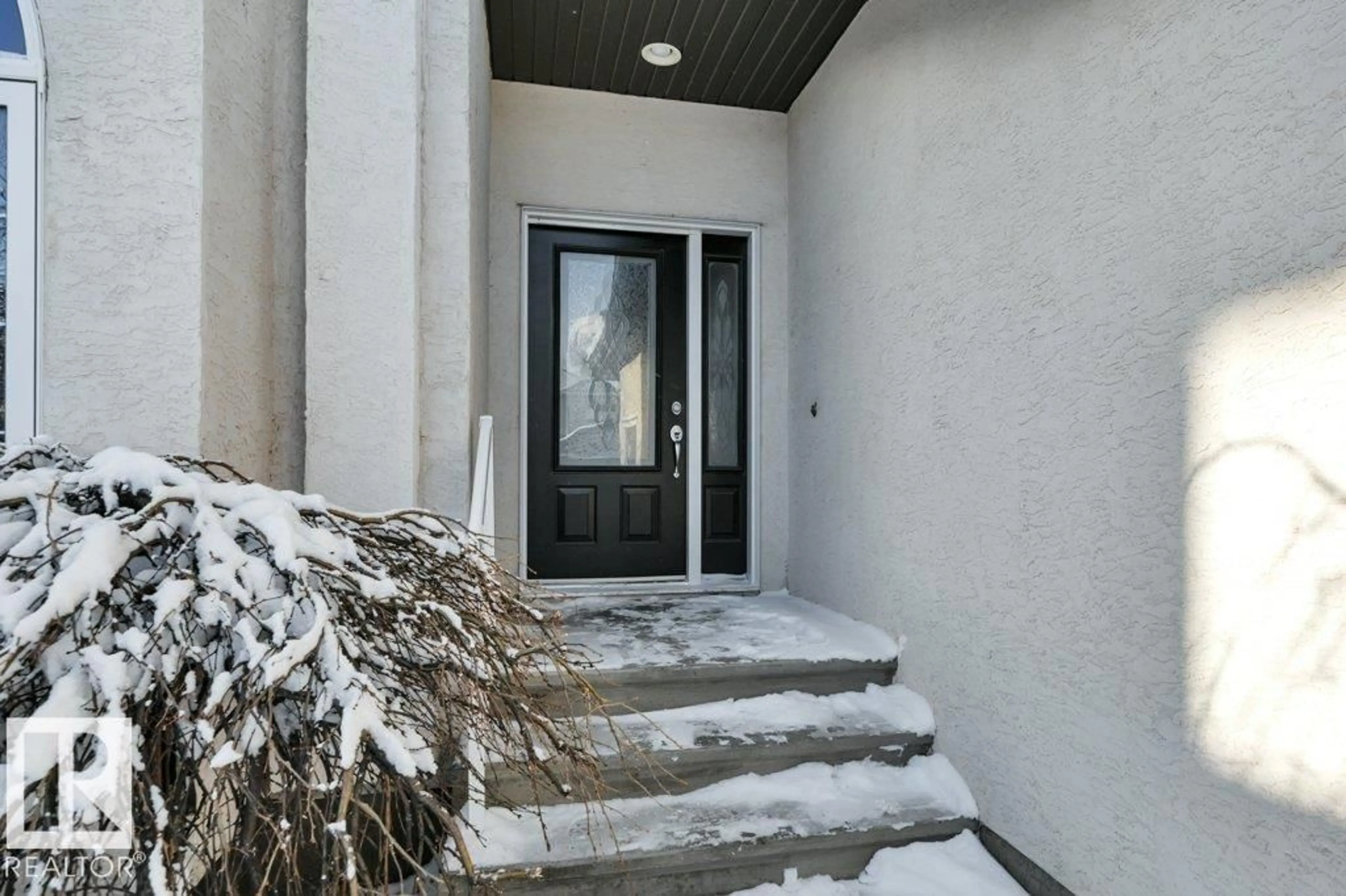 Indoor entryway for NW - 14816 16 ST, Edmonton Alberta T5Y3J1