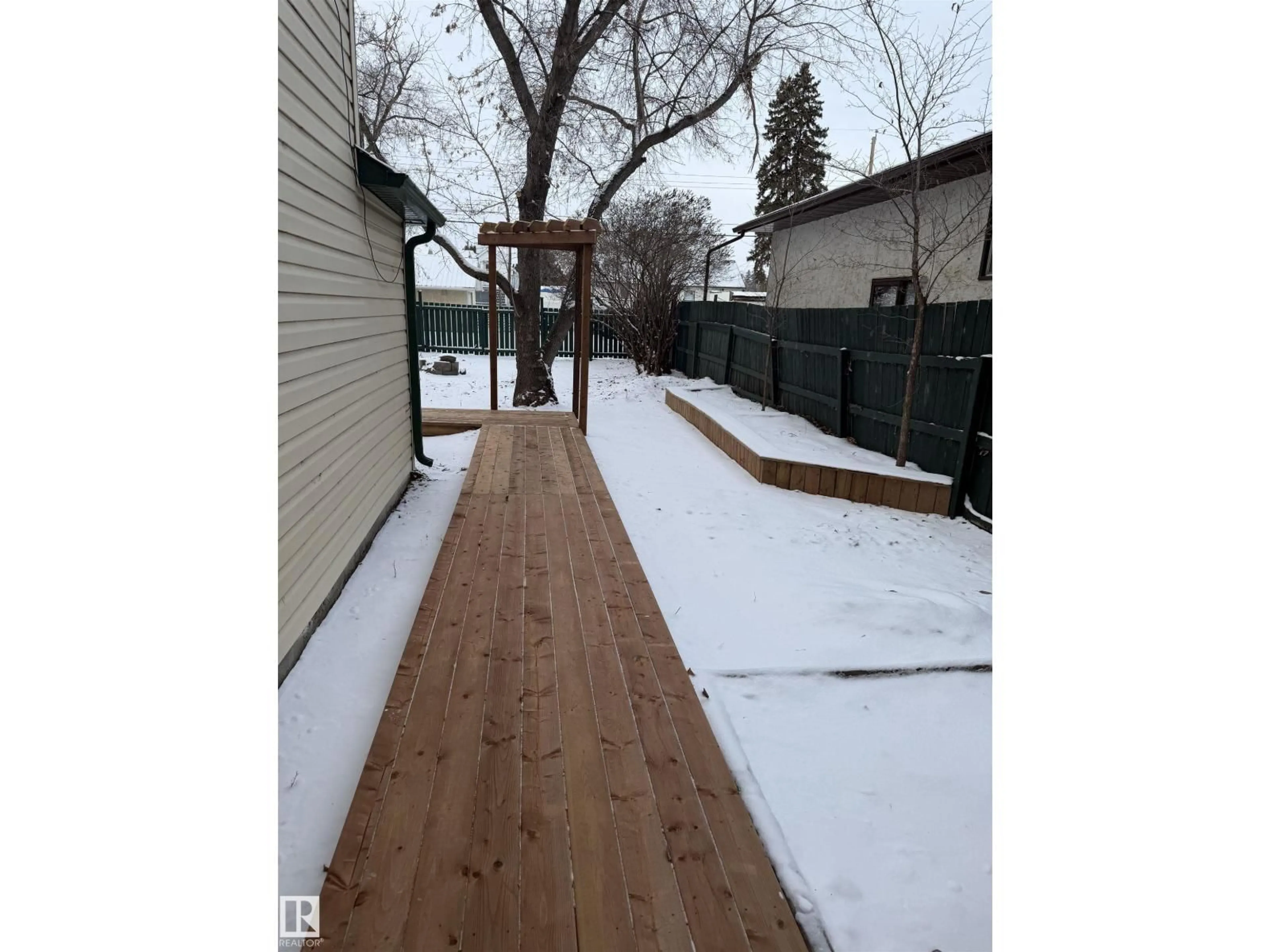 Patio, street for 4508 52 ST, Wetaskiwin Alberta T9A1N6