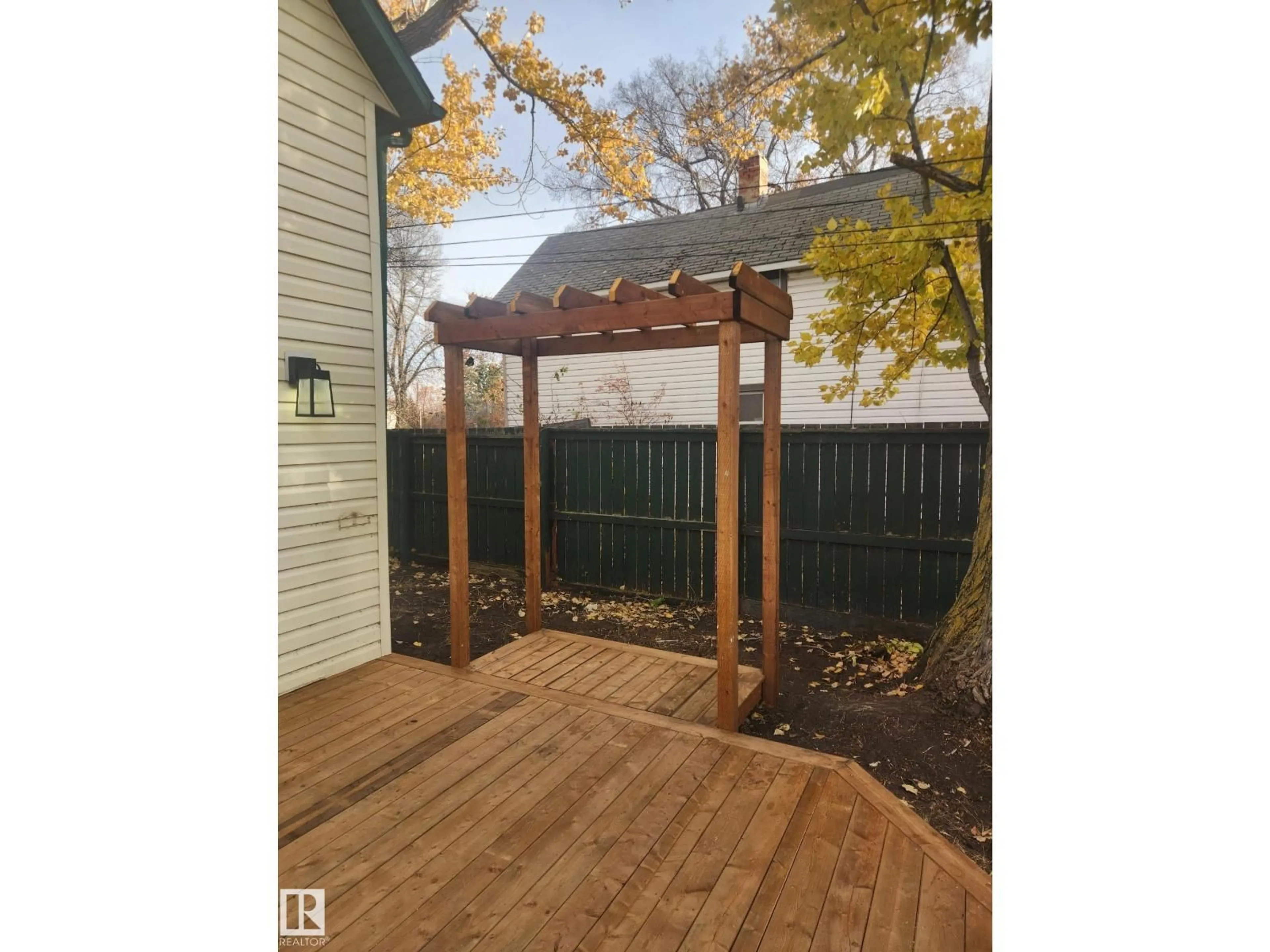 Patio, street for 4508 52 ST, Wetaskiwin Alberta T9A1N6