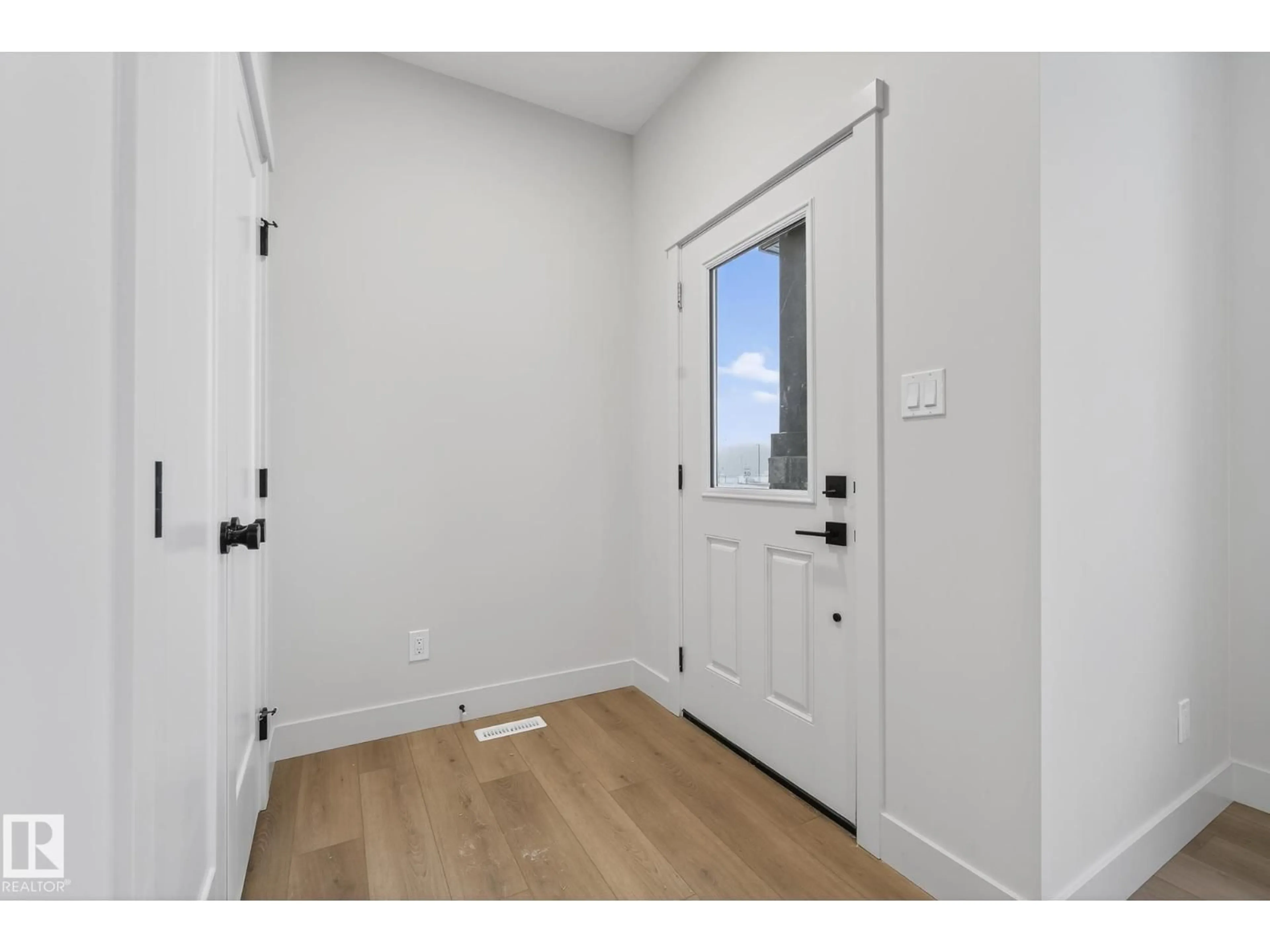 Indoor entryway for 119 BRICKYARD DR, Stony Plain Alberta T7Z0A0