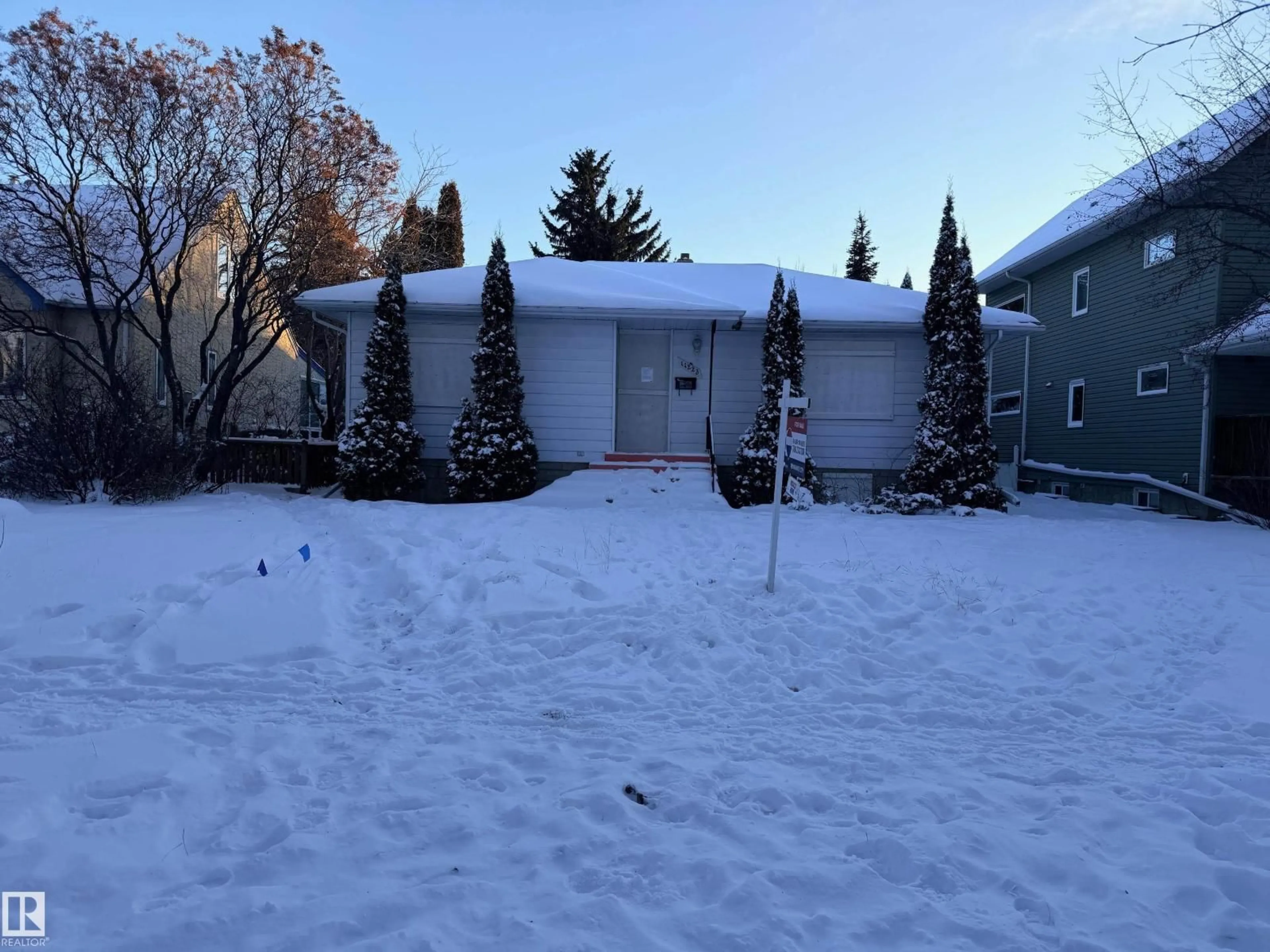 Unknown for 11223 71 AV, Edmonton Alberta T6G0A5