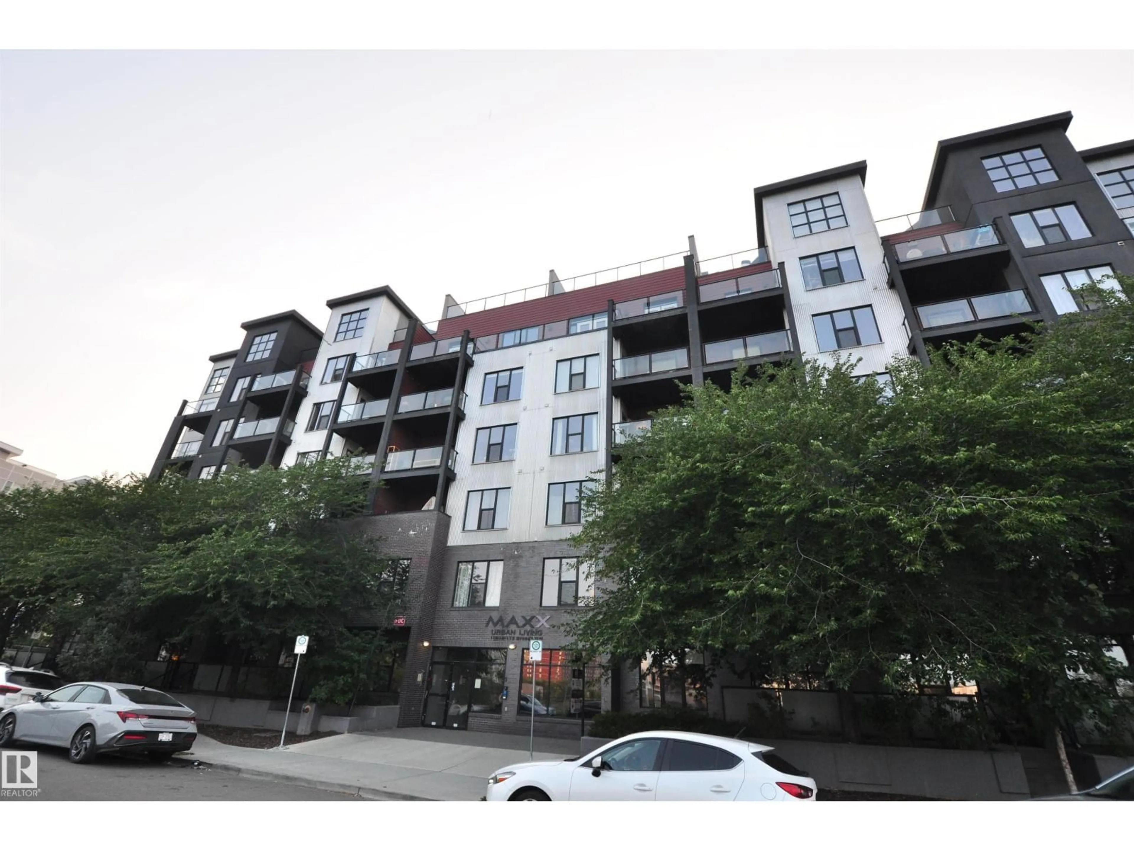 Blurry image for #407 - 10518 113 ST, Edmonton Alberta T5H0C6