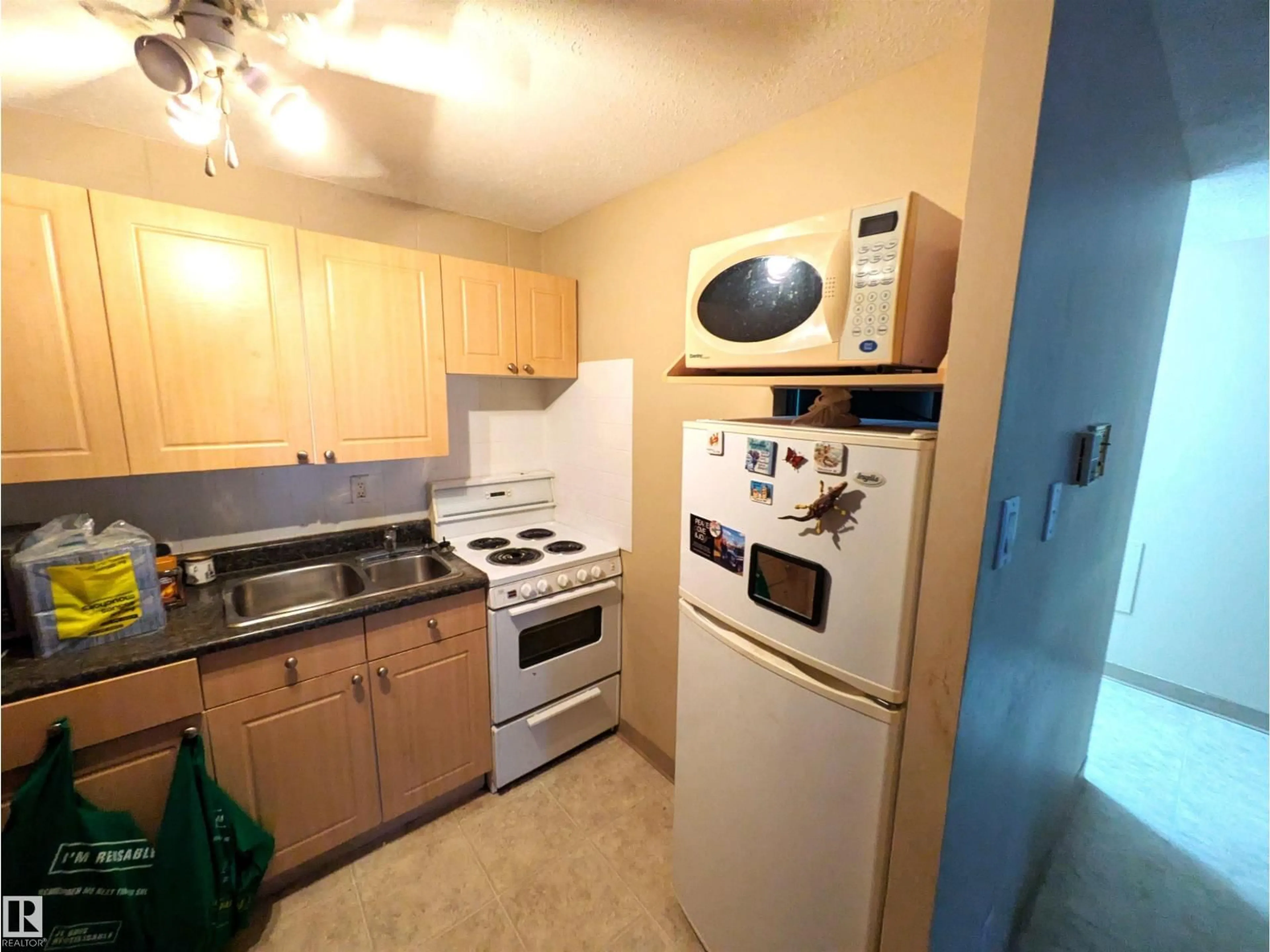 Standard kitchen, unknown for 10616 - 118 156 ST, Edmonton Alberta T5S2S1