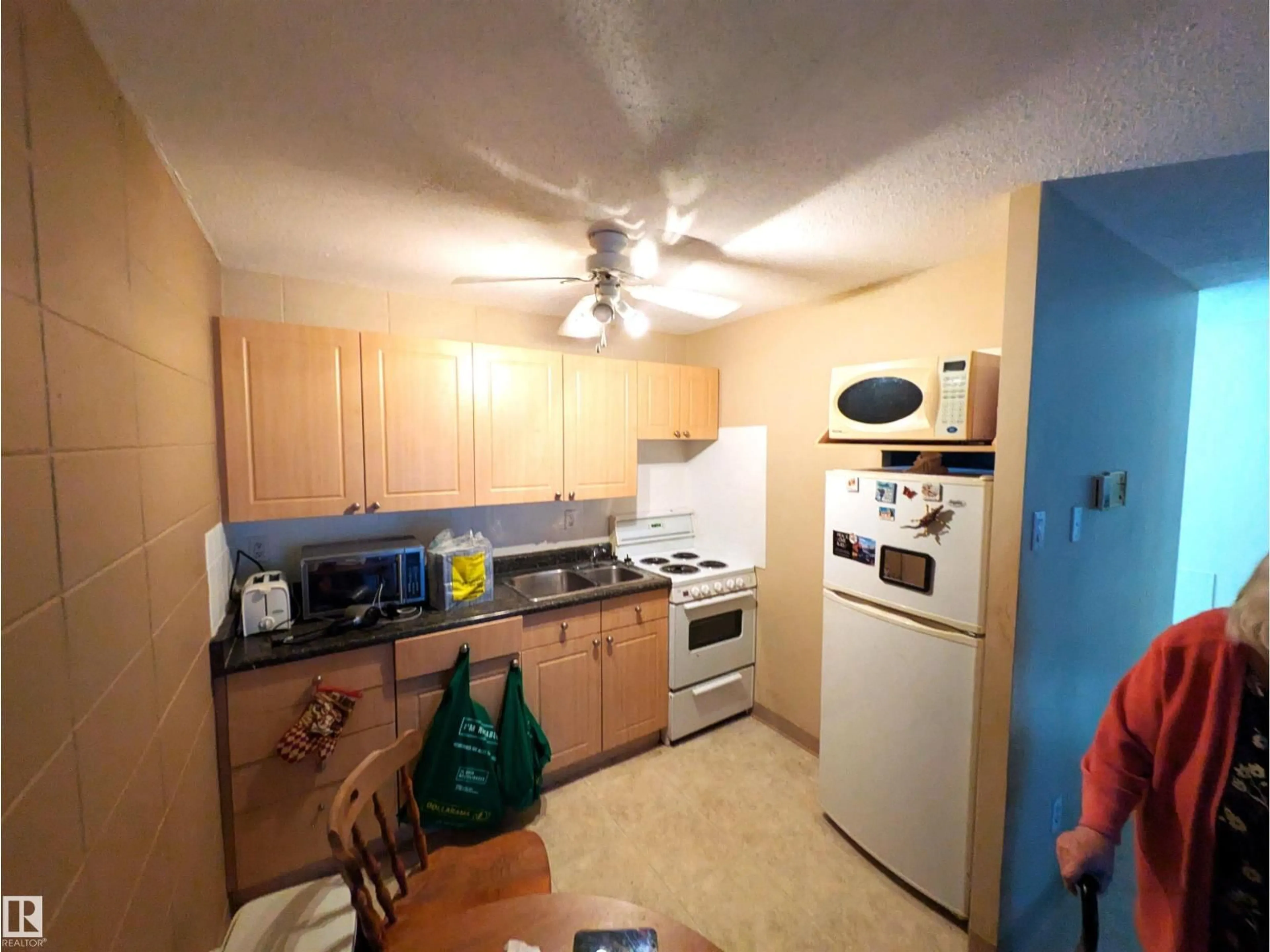 Standard kitchen, unknown for 10616 - 118 156 ST, Edmonton Alberta T5S2S1