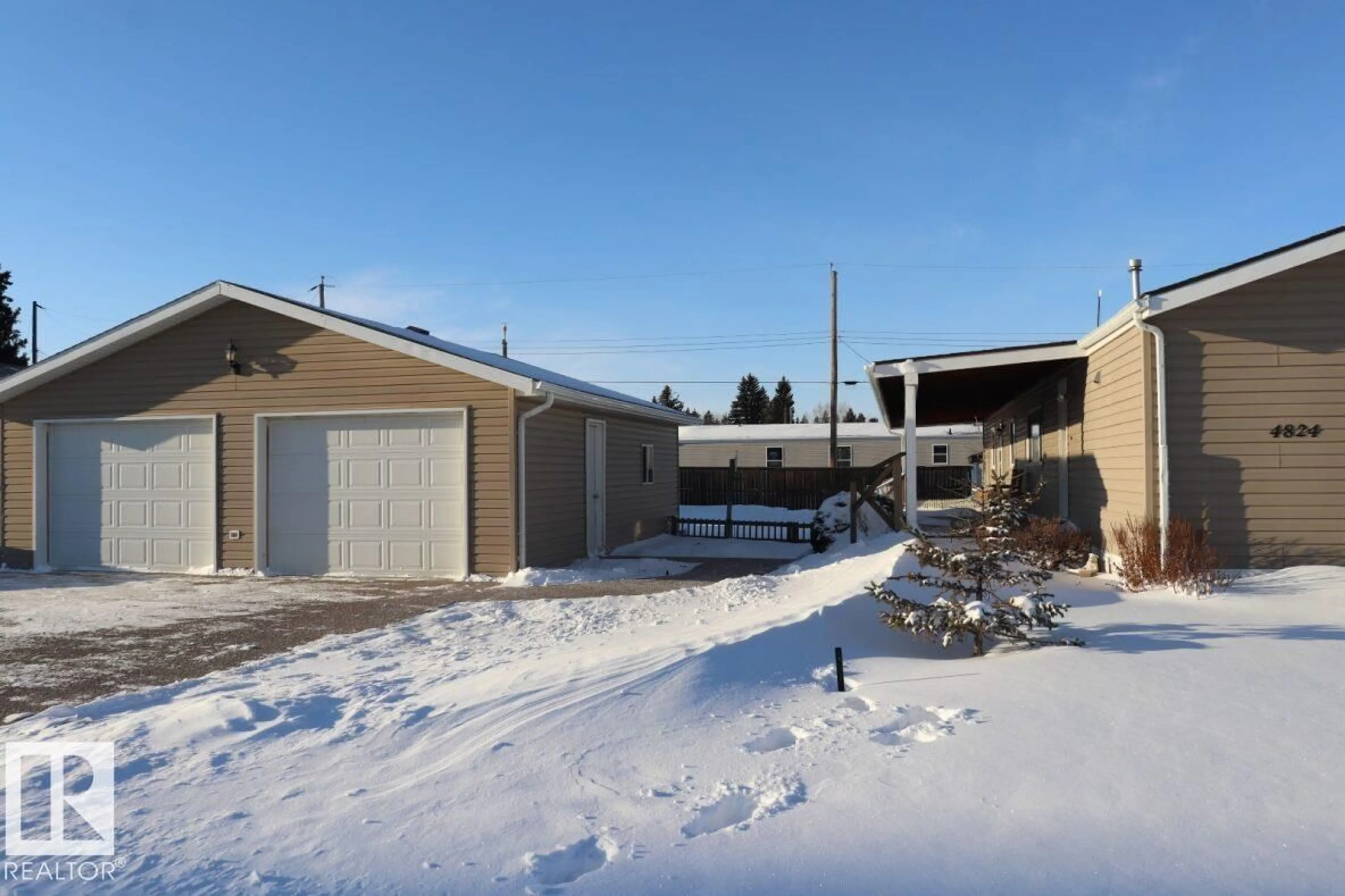 Indoor garage for 4824 52 ST, Lougheed Alberta T0B2V0