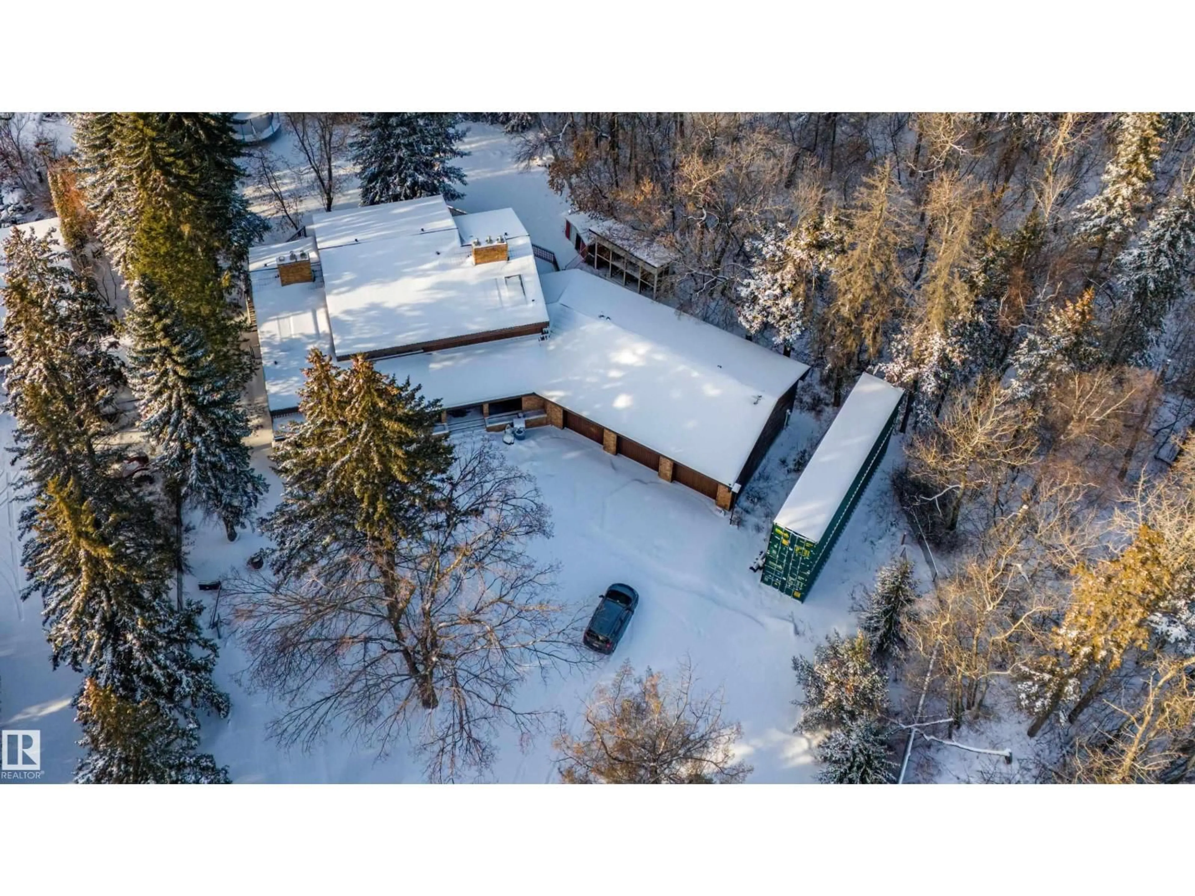 A pic from outside/outdoor area/front of a property/back of a property/a pic from drone, unknown for 3550 199 ST, Edmonton Alberta T6M2N5